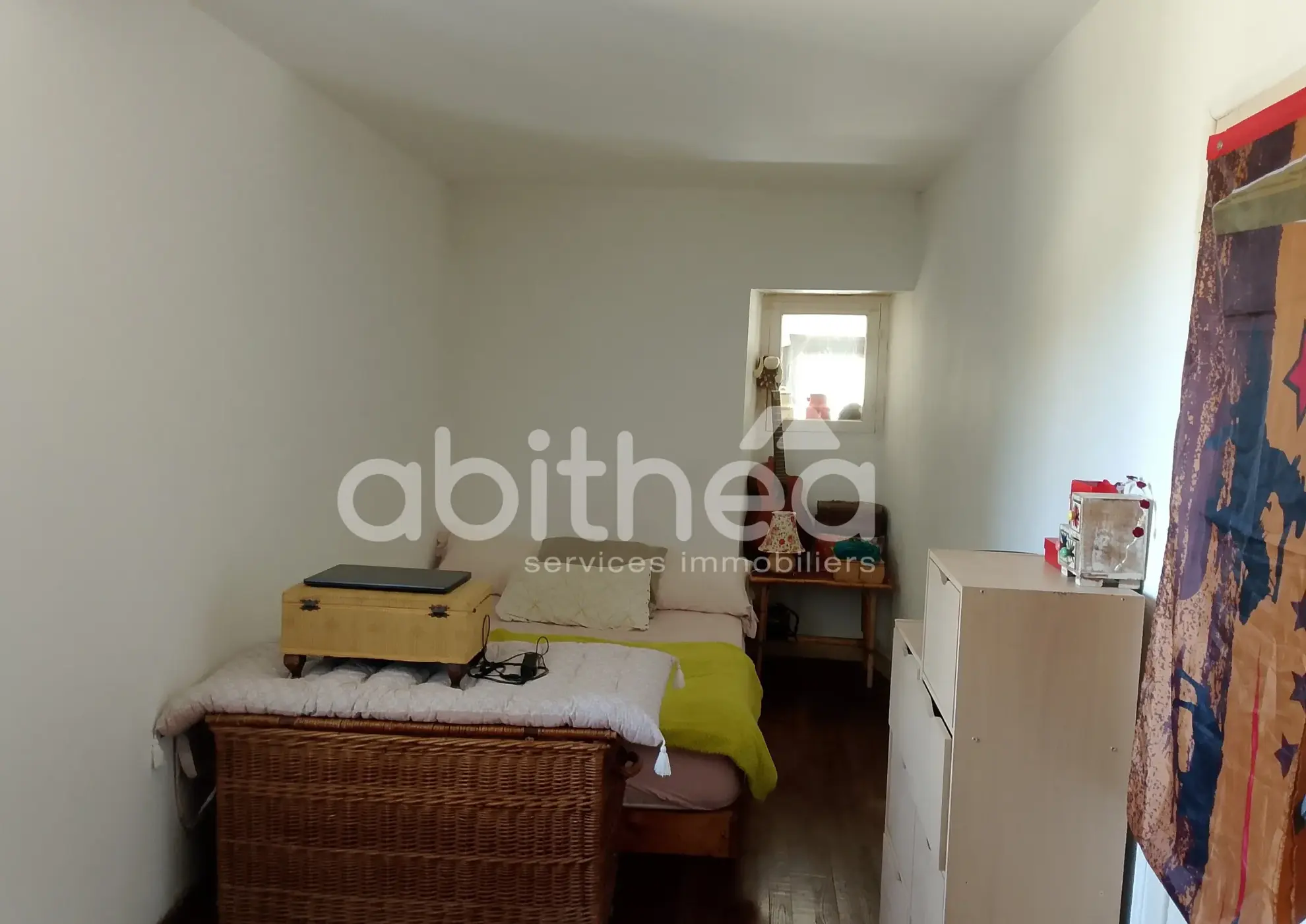 Longère en pierres avec dépendances sur 1000m² à MONS (16140) 