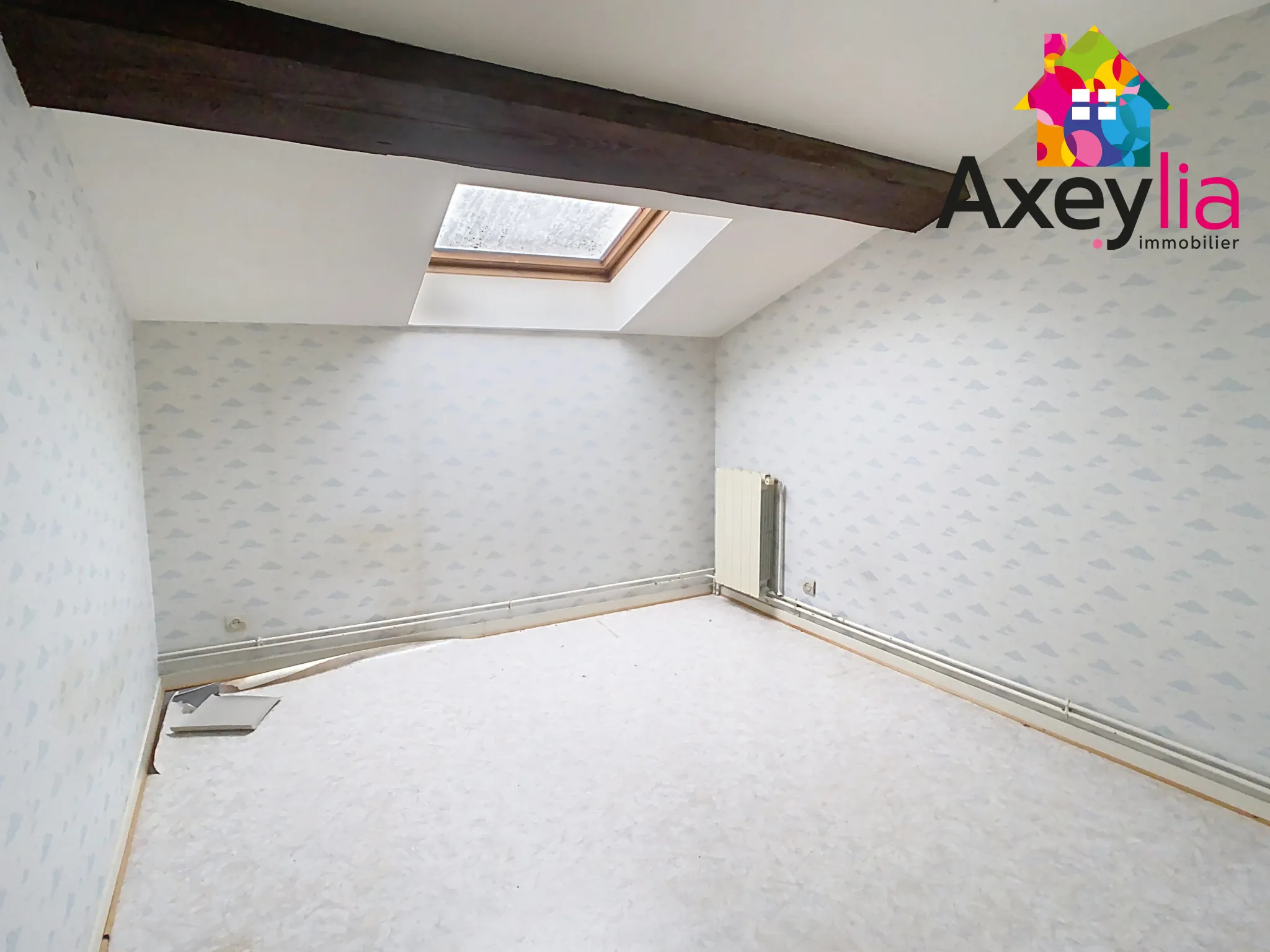 Maison de 150 m² avec jardin à Villerest, idéale pour résidence ou investissement 