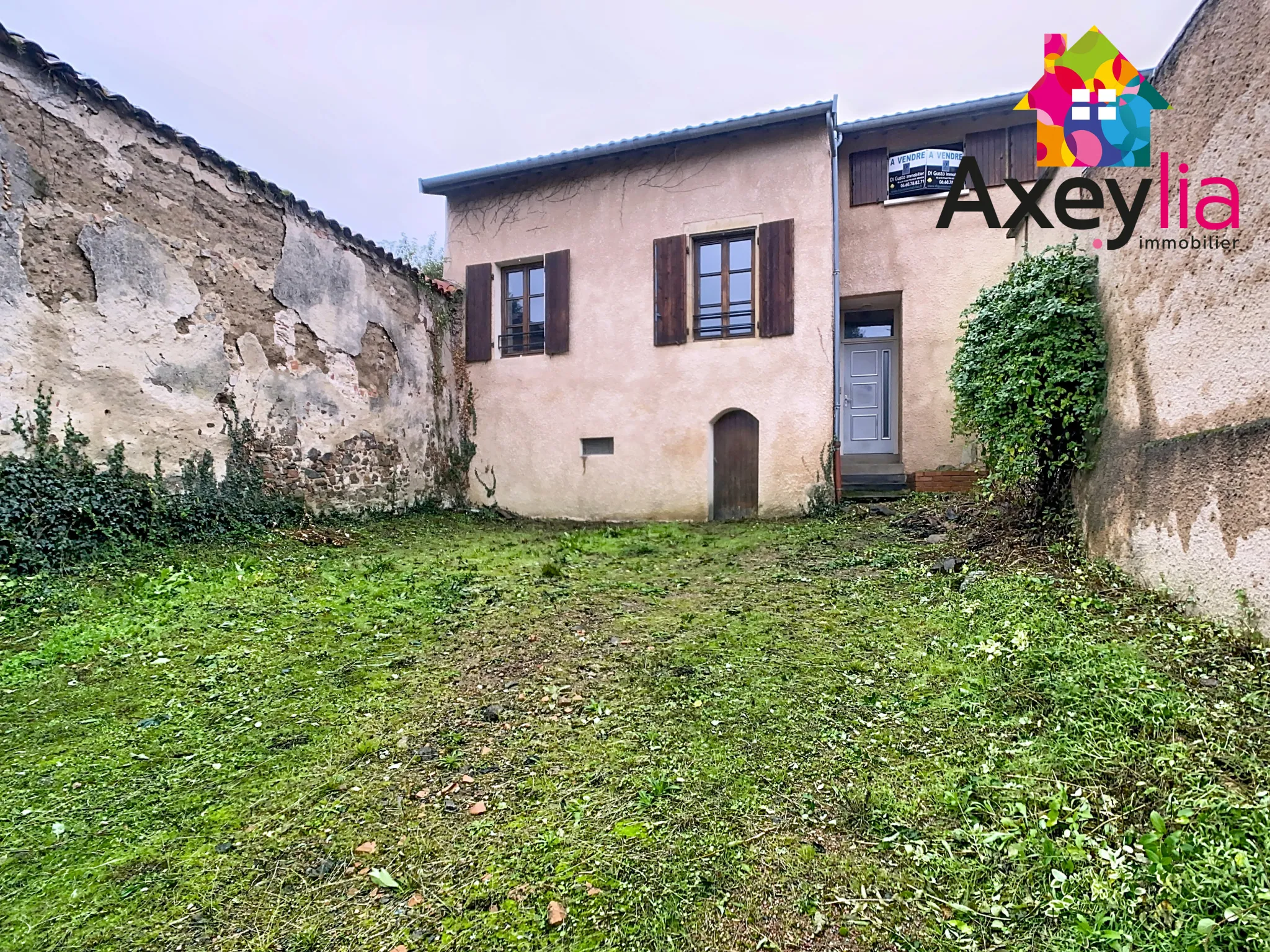 Maison de 150 m² avec jardin à Villerest, idéale pour résidence ou investissement 