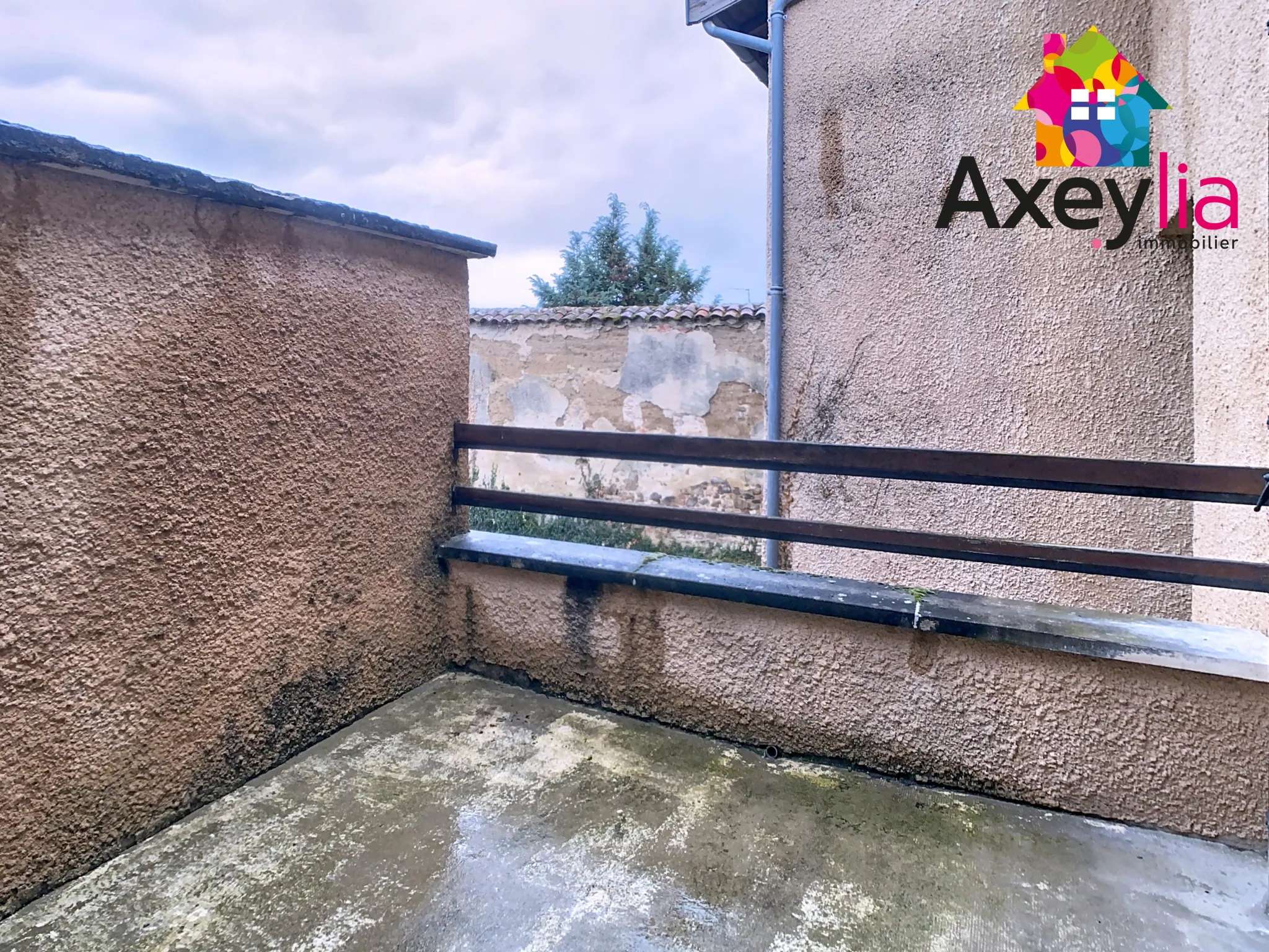 Maison de 150 m² avec jardin à Villerest, idéale pour résidence ou investissement 