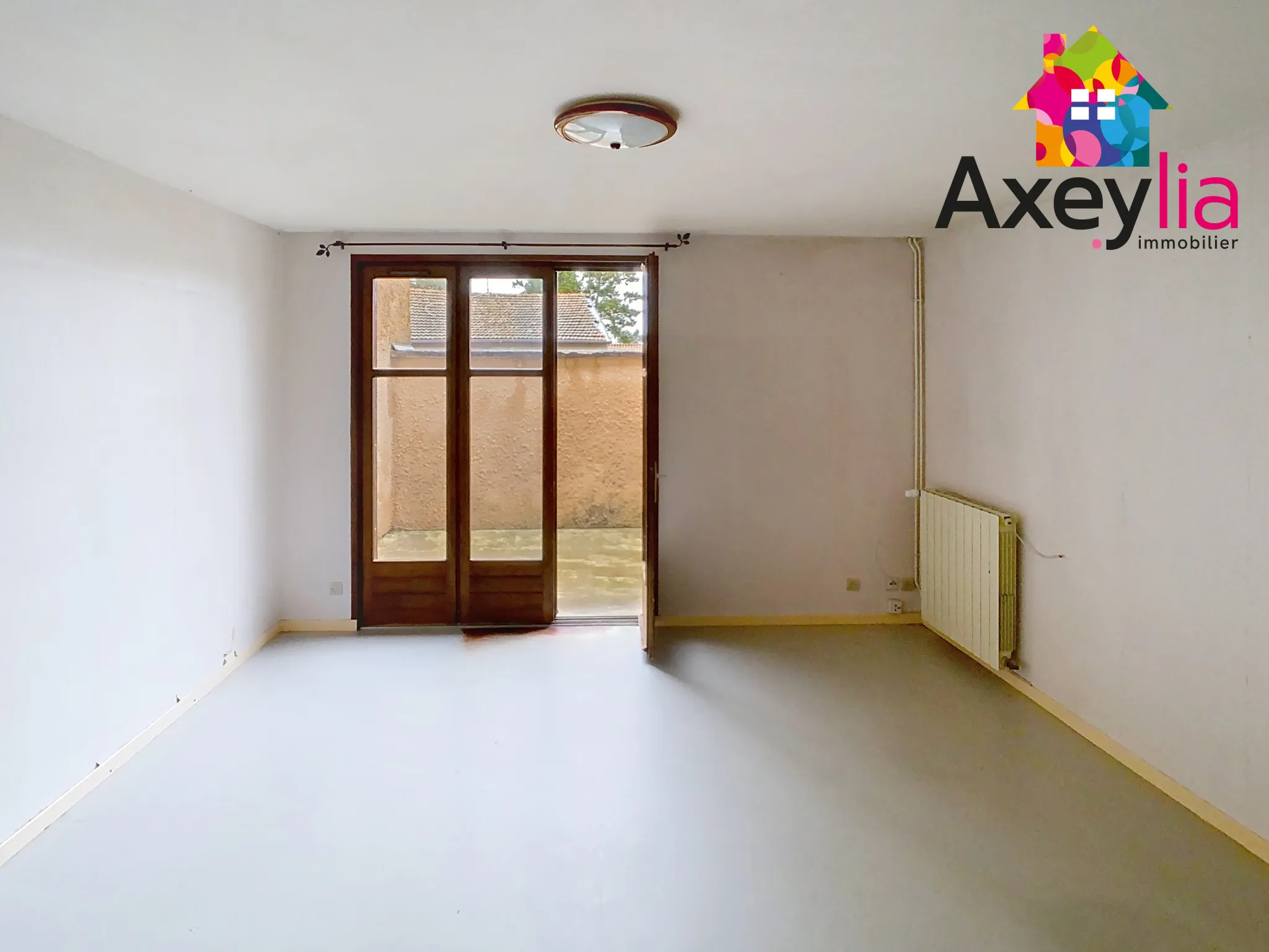 Maison de 150 m² avec jardin à Villerest, idéale pour résidence ou investissement 