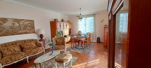 Maison spacieuse à vendre dans un quartier résidentiel de Gramat avec grand terrain de 1261 m² 