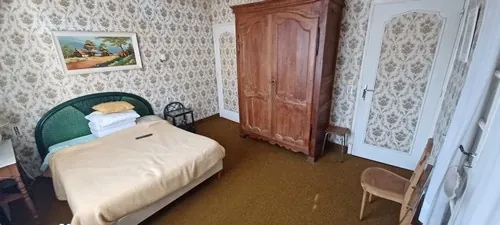 Maison spacieuse à vendre dans un quartier résidentiel de Gramat avec grand terrain de 1261 m² 