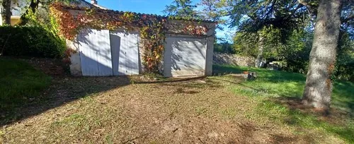 Maison spacieuse à vendre dans un quartier résidentiel de Gramat avec grand terrain de 1261 m² 