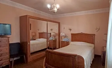 Maison spacieuse à vendre dans un quartier résidentiel de Gramat avec grand terrain de 1261 m² 