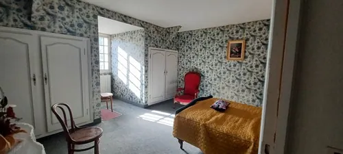 Maison spacieuse à vendre dans un quartier résidentiel de Gramat avec grand terrain de 1261 m² 