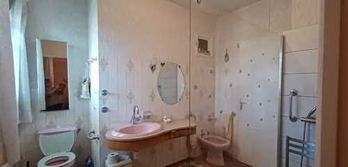 Maison spacieuse à vendre dans un quartier résidentiel de Gramat avec grand terrain de 1261 m² 