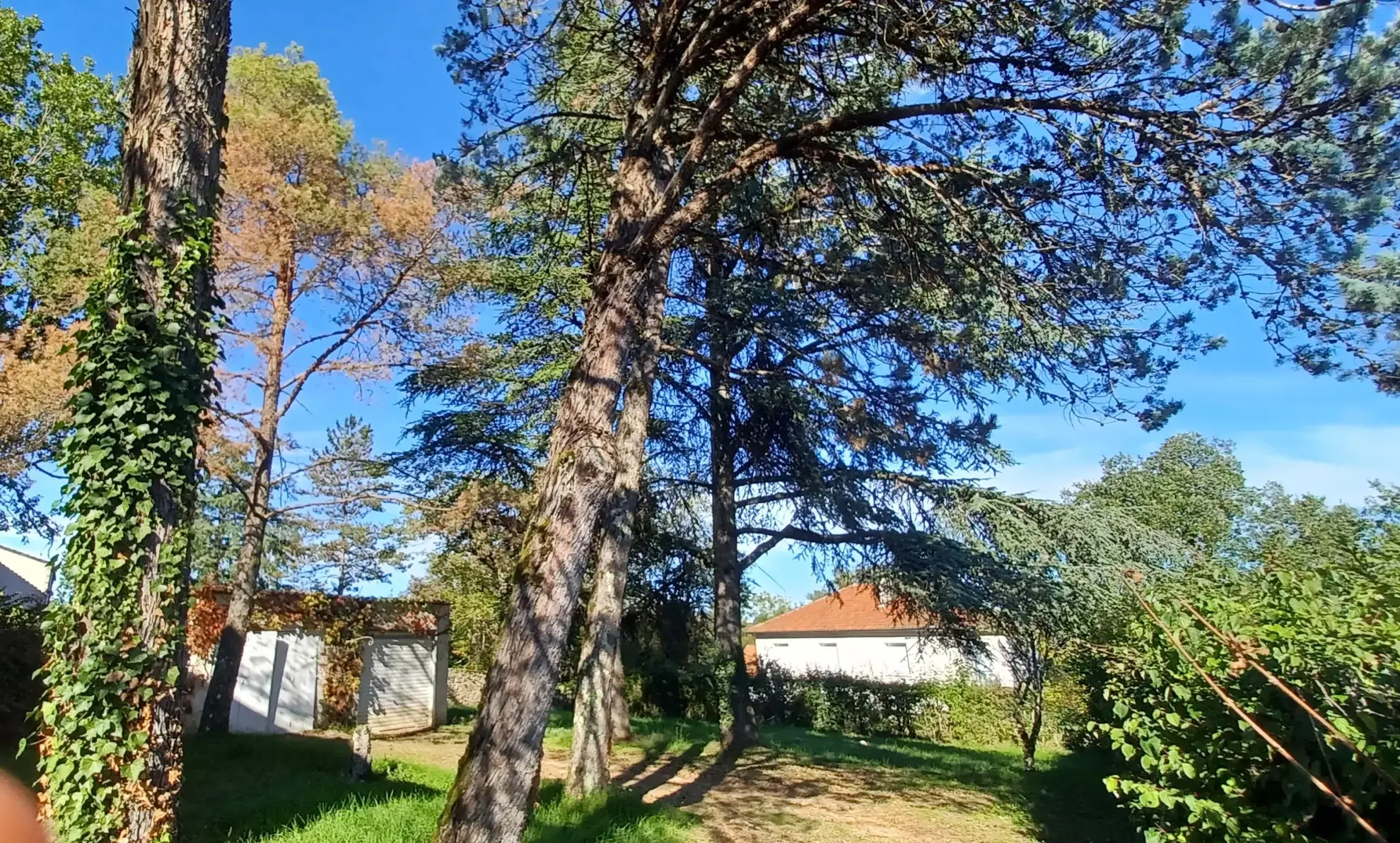 Maison spacieuse à vendre dans un quartier résidentiel de Gramat avec grand terrain de 1261 m² 