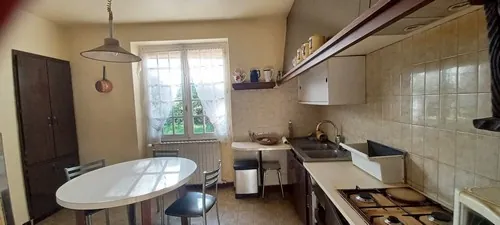 Maison spacieuse à vendre dans un quartier résidentiel de Gramat avec grand terrain de 1261 m² 