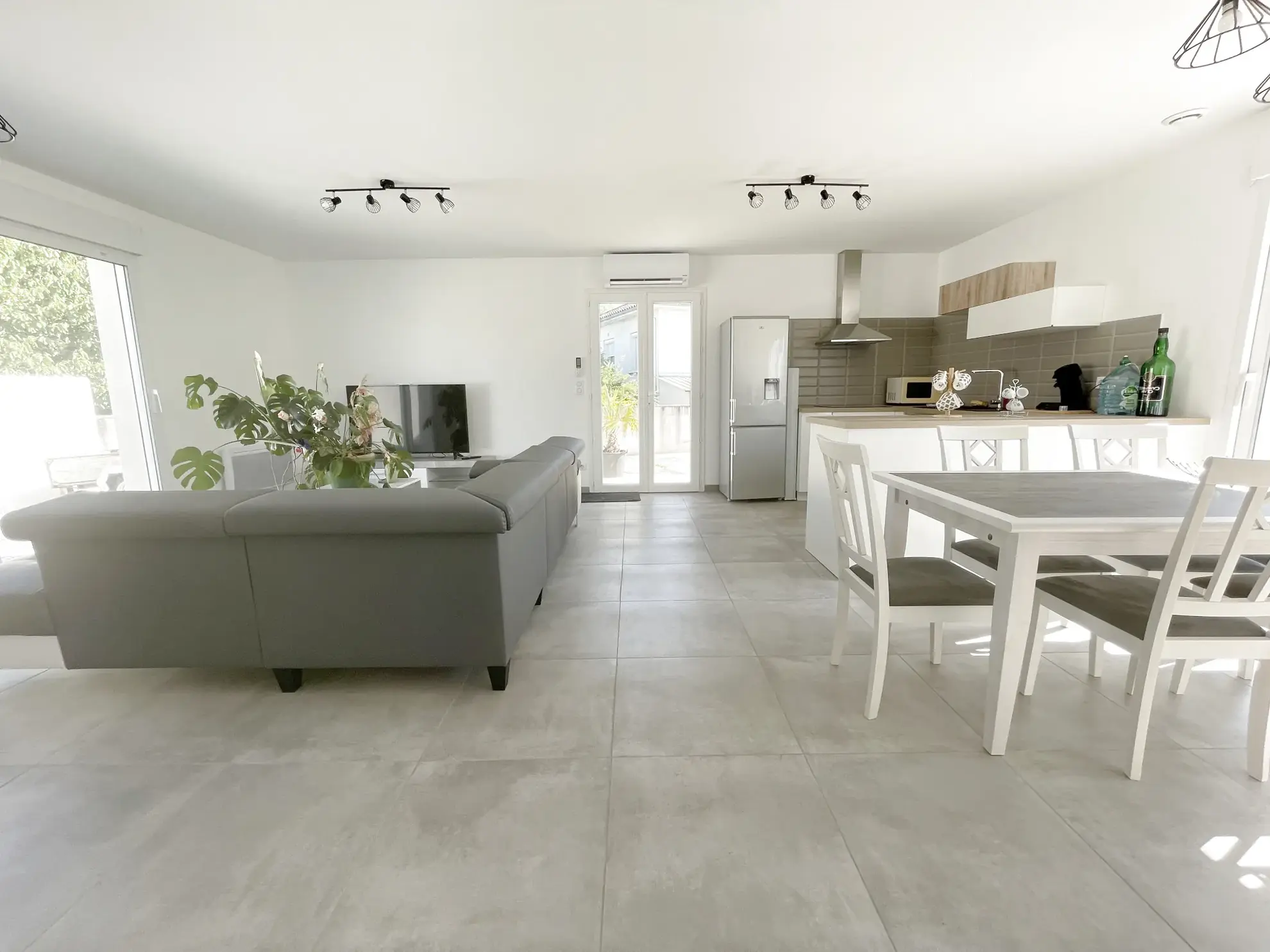 Maison récente avec 3 chambres et jardin clos à Marmande 