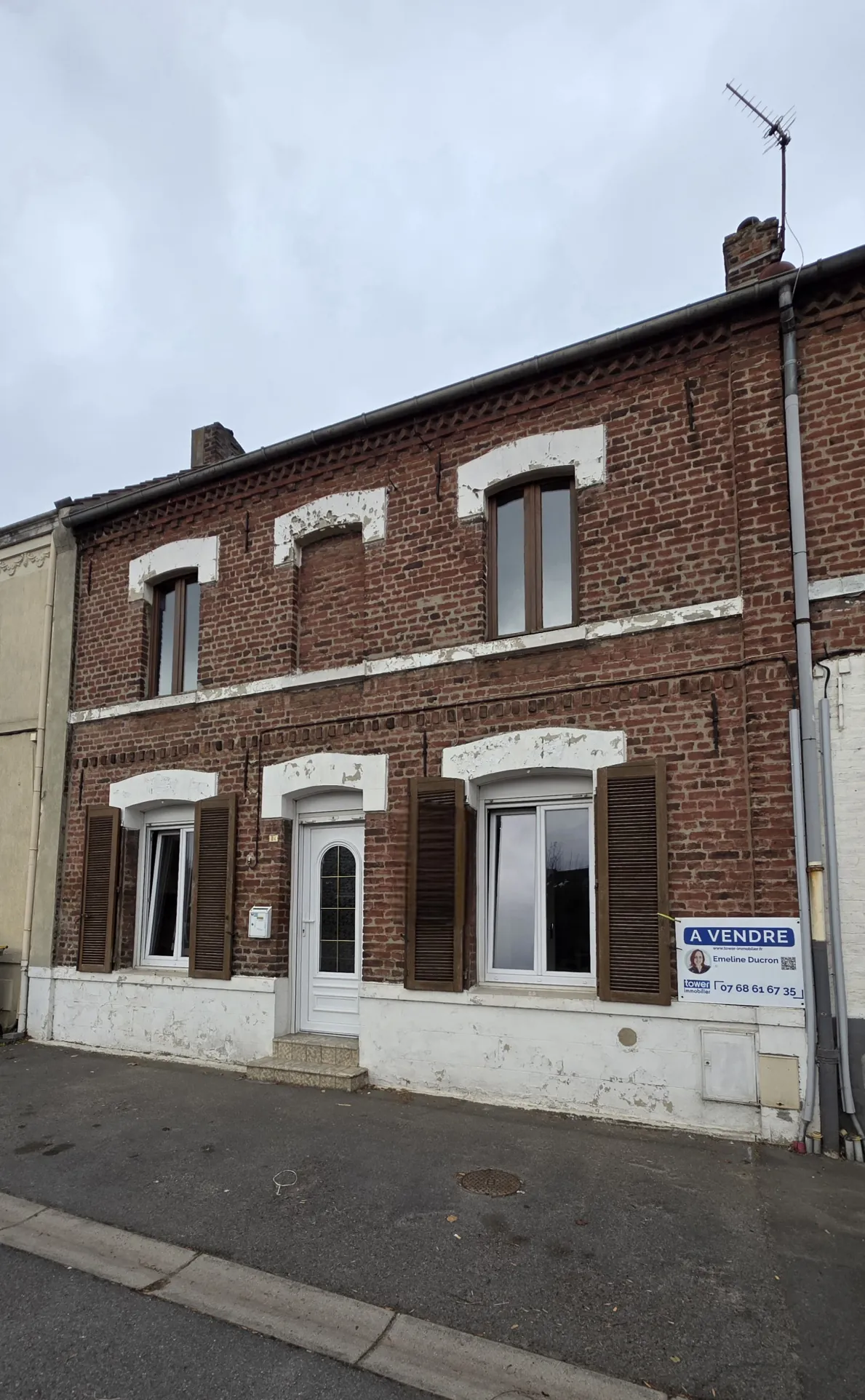 Maison mitoyenne de 96m² à Burbure avec jardin et potentiel d'agrandissement 