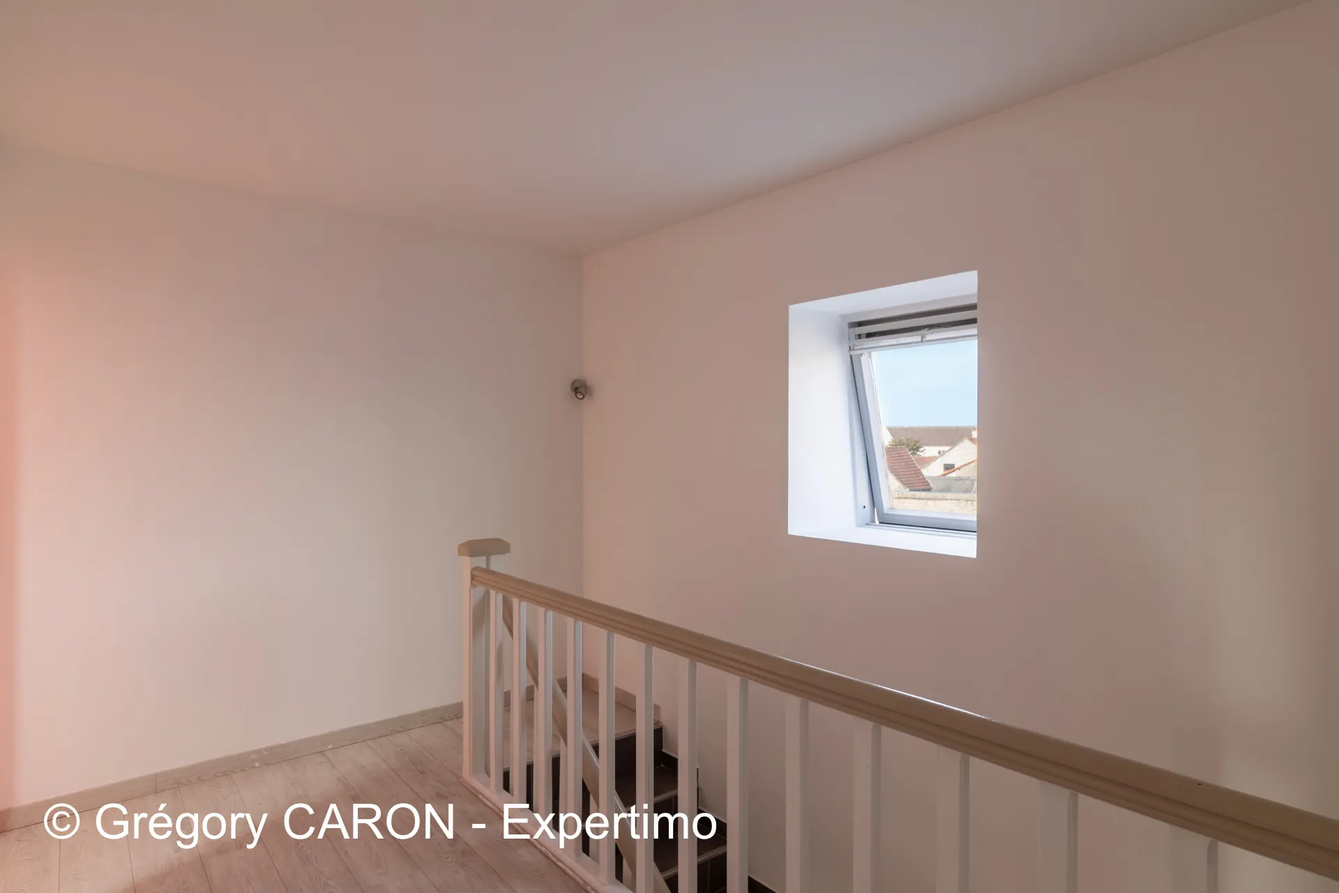 Duplex rénové de 97 m² à Pierrelaye avec 2 chambres et grande cuisine 