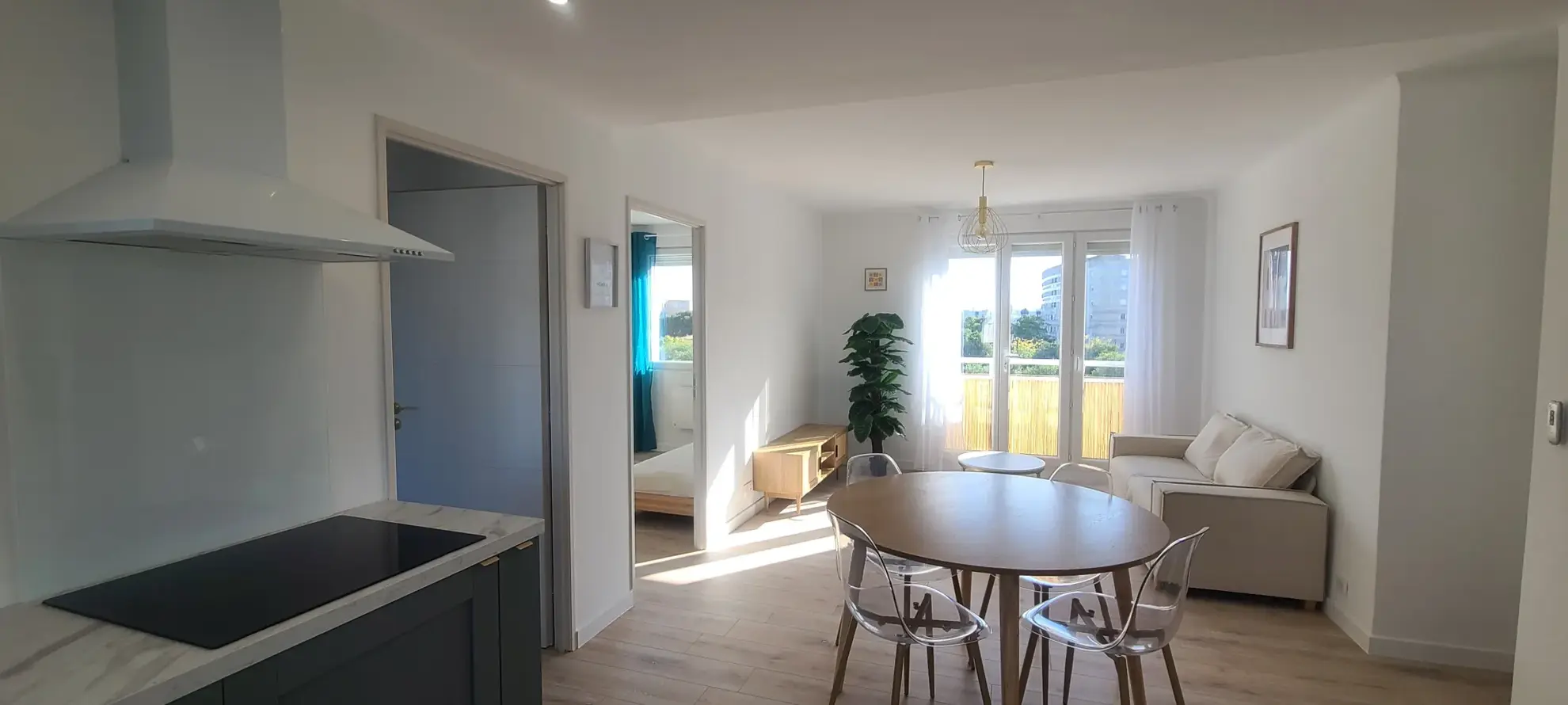 Appartement T4 entièrement rénové avec balcon, parking et cave à Nîmes 