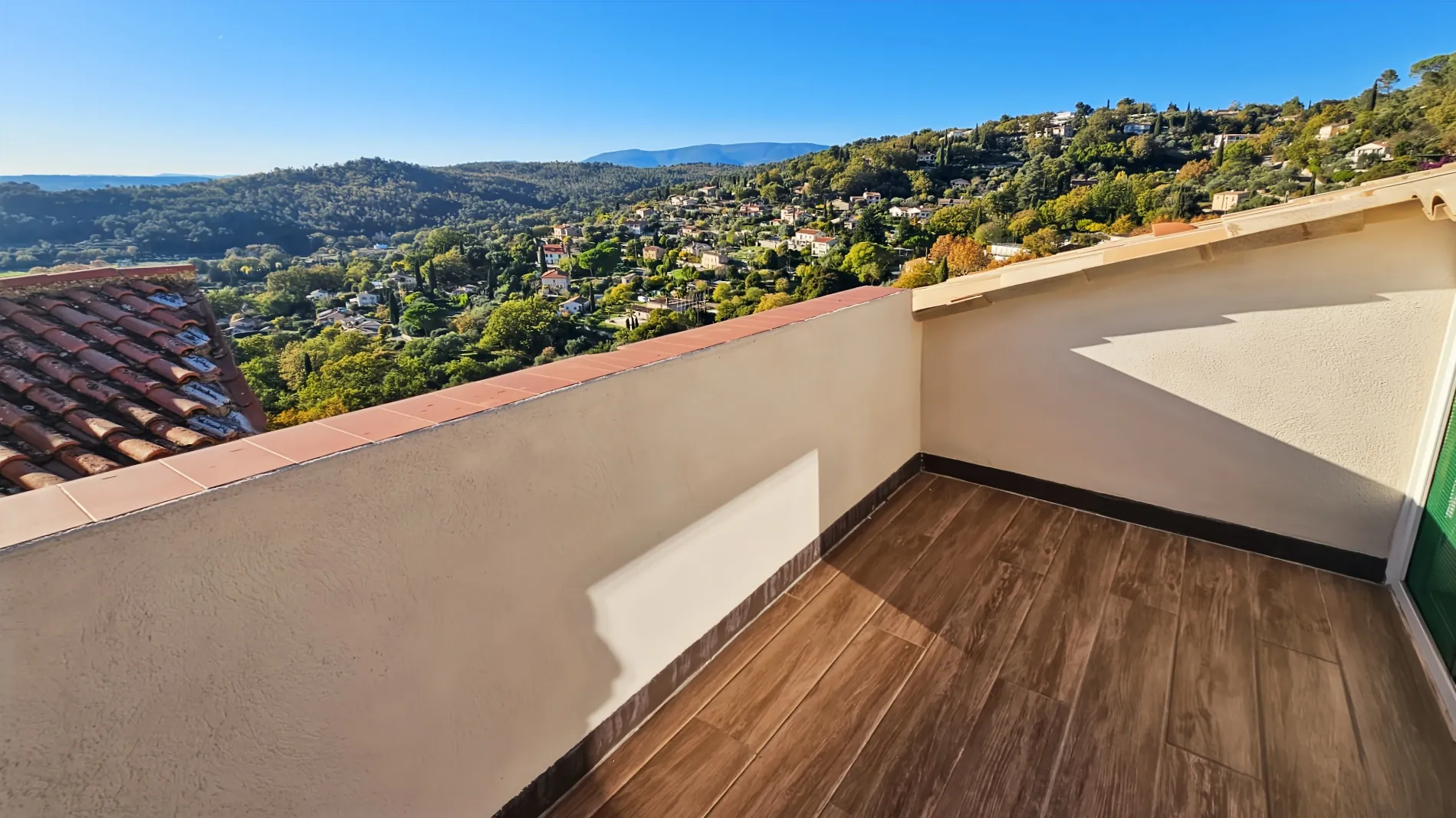Maison de village à Callian avec terrasse et vue campagne - 49 m² 