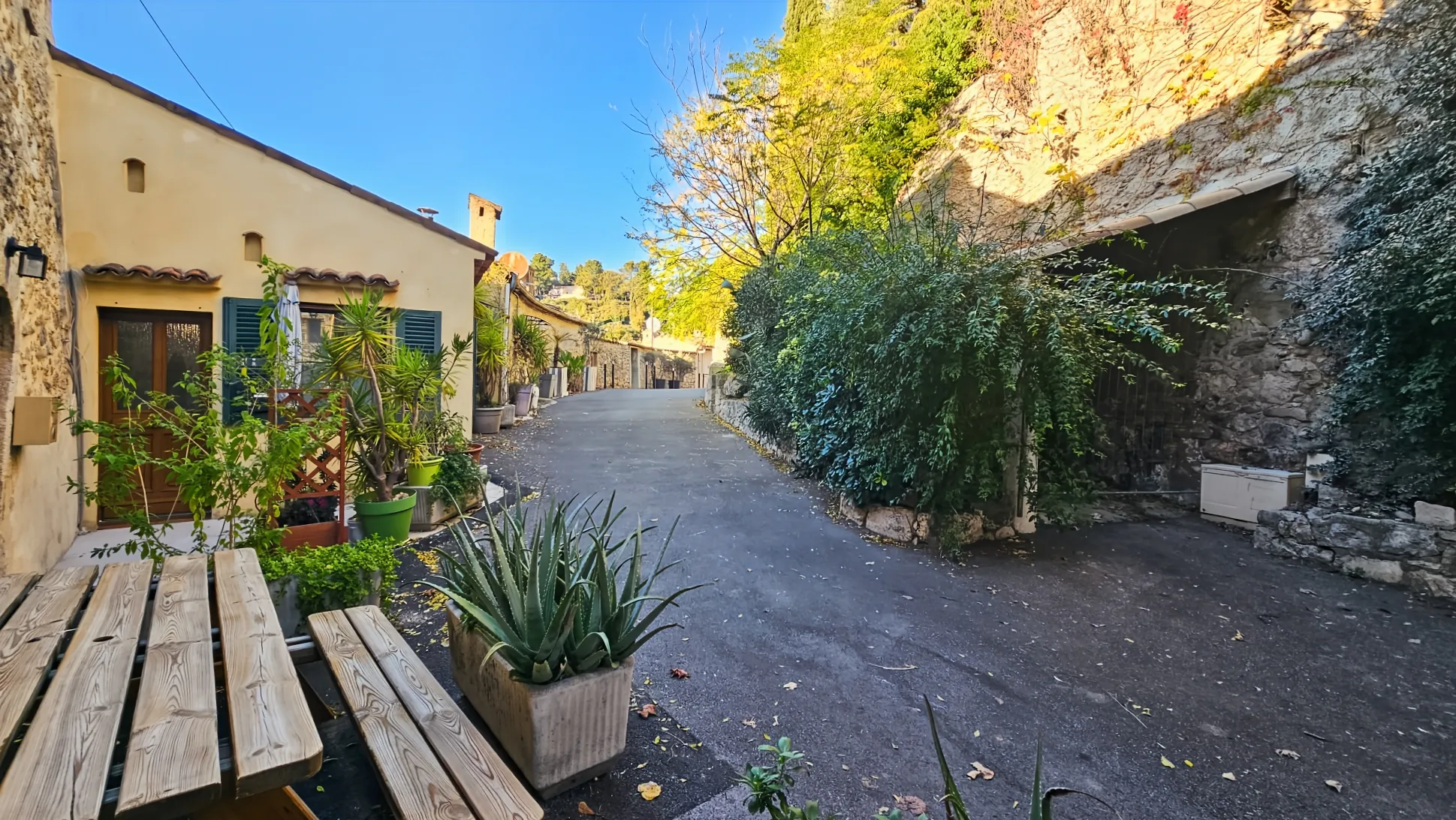 Maison de village à Callian avec terrasse et vue campagne - 49 m² 
