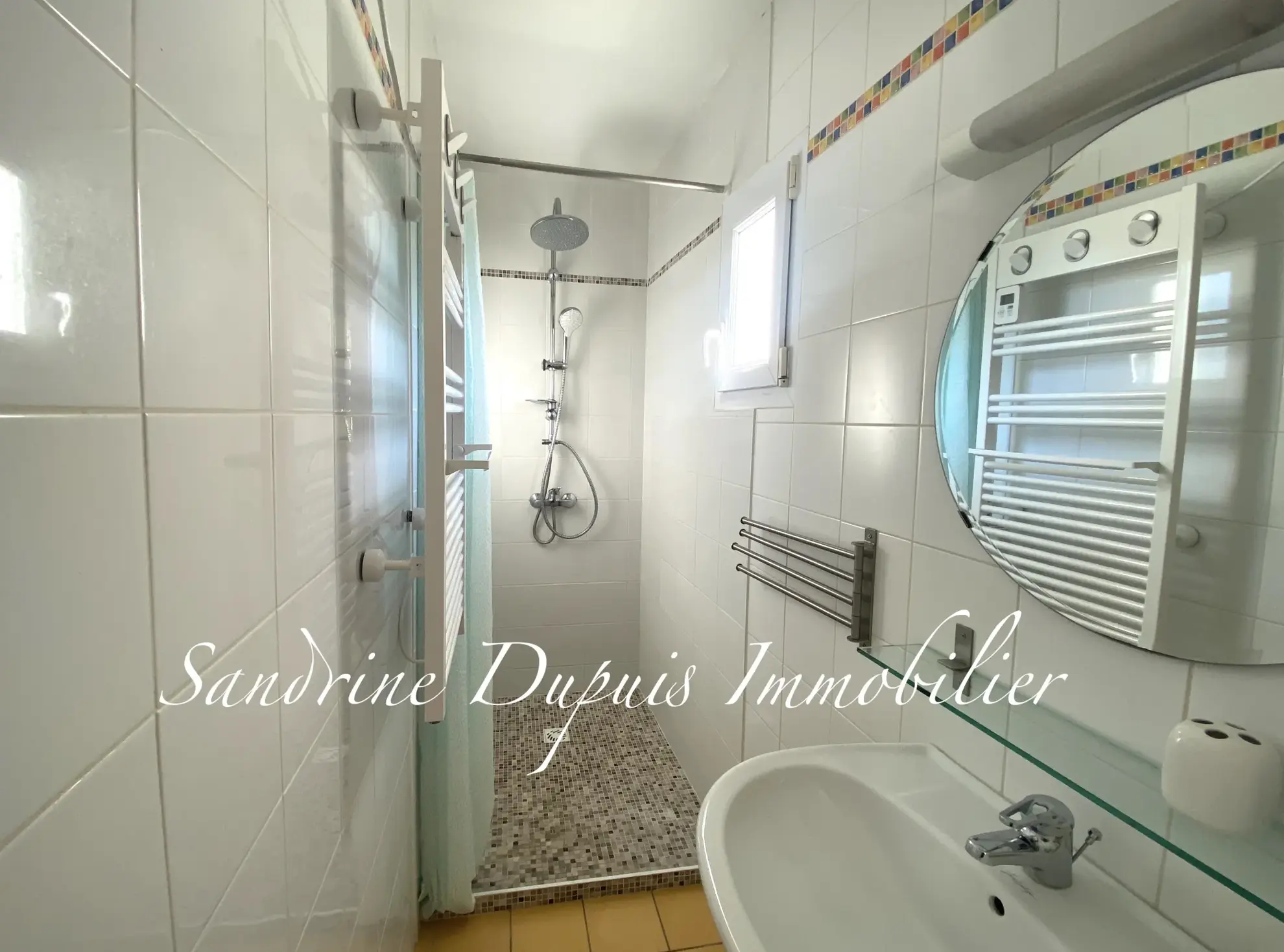 Charmante maison 4 pièces avec cour à Saintes, secteur privilégié 