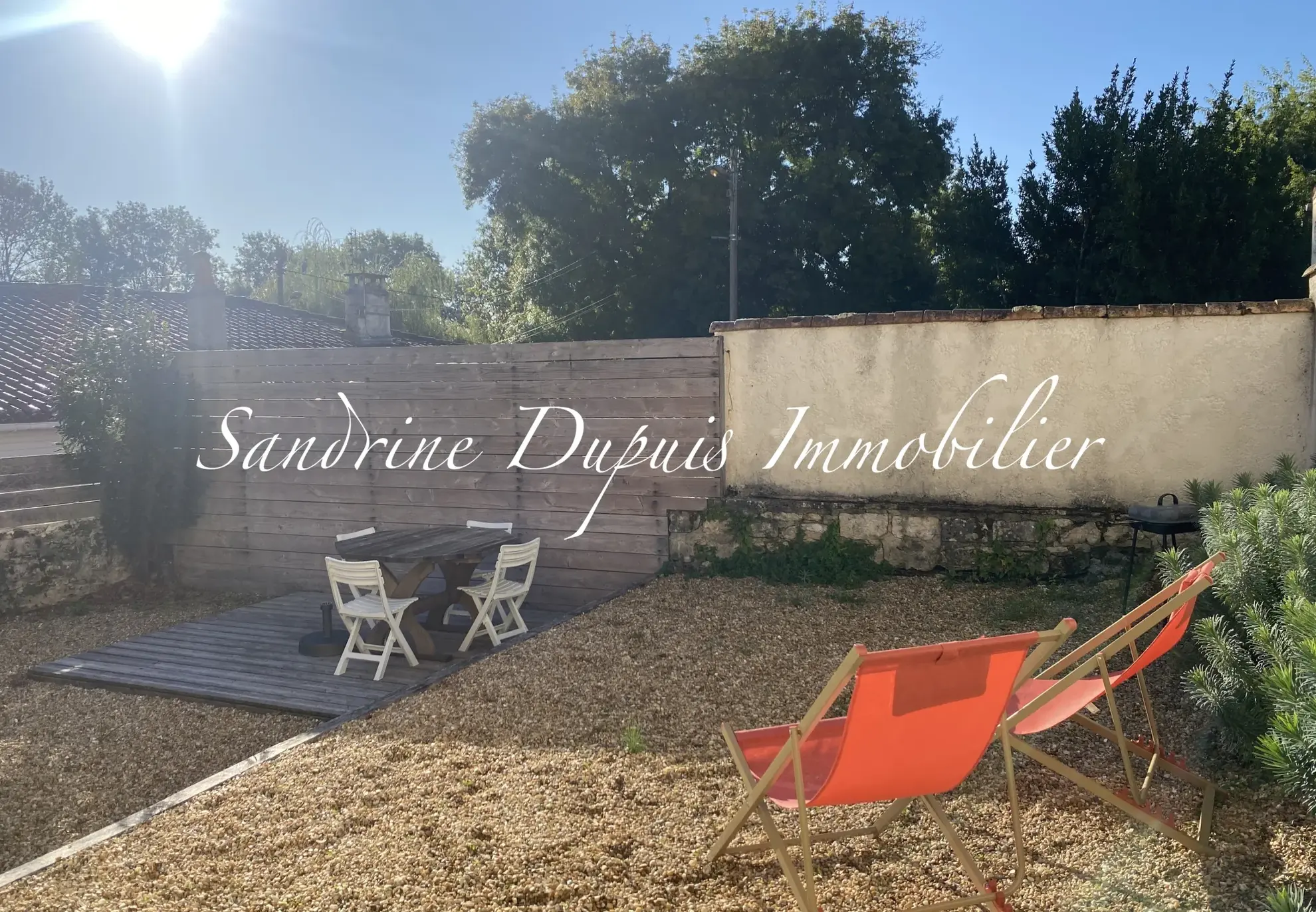 Charmante maison 4 pièces avec cour à Saintes, secteur privilégié 