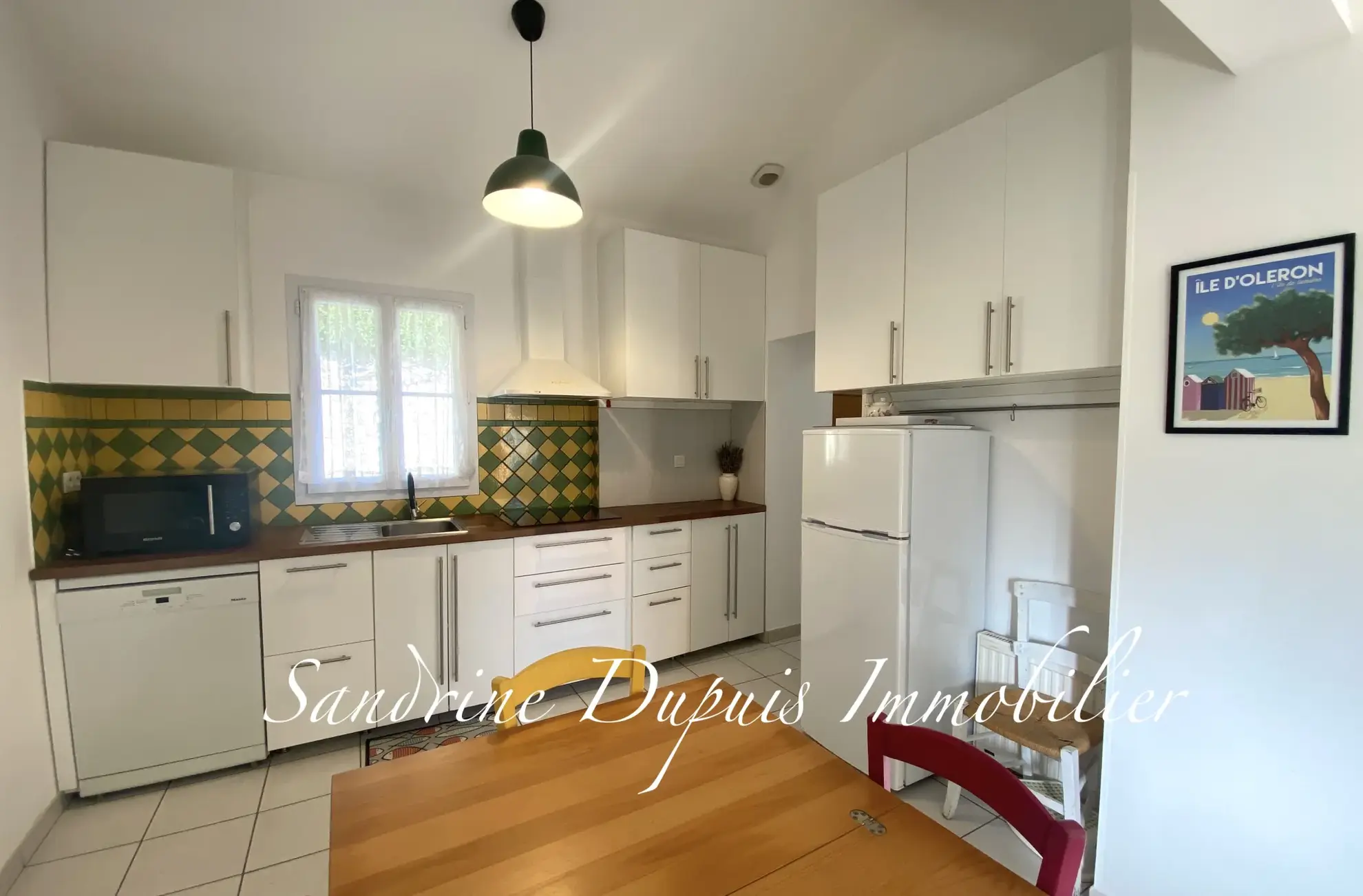 Charmante maison 4 pièces avec cour à Saintes, secteur privilégié 