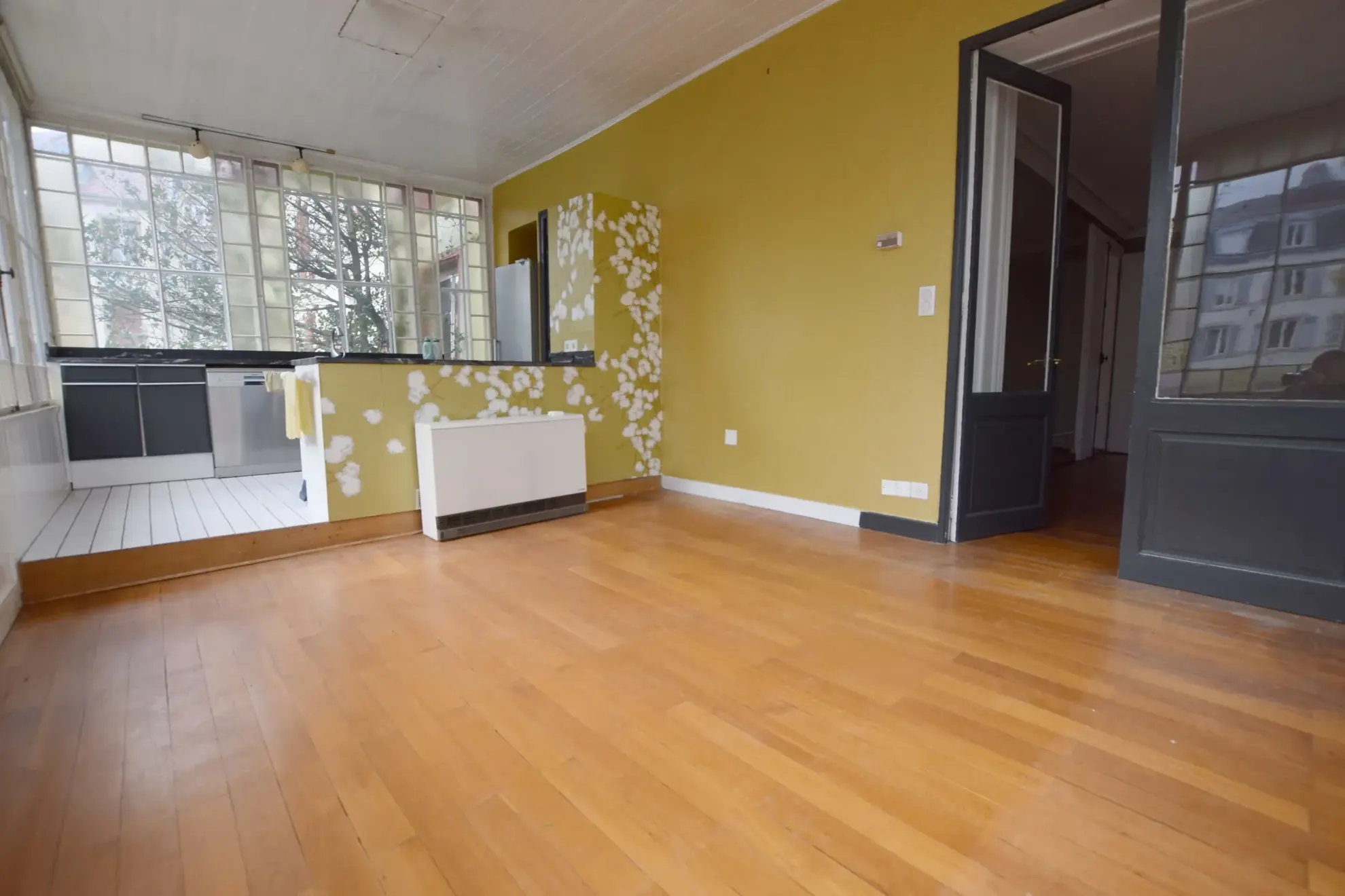 Appartement de charme avec terrasse et garage au centre de Montbéliard 