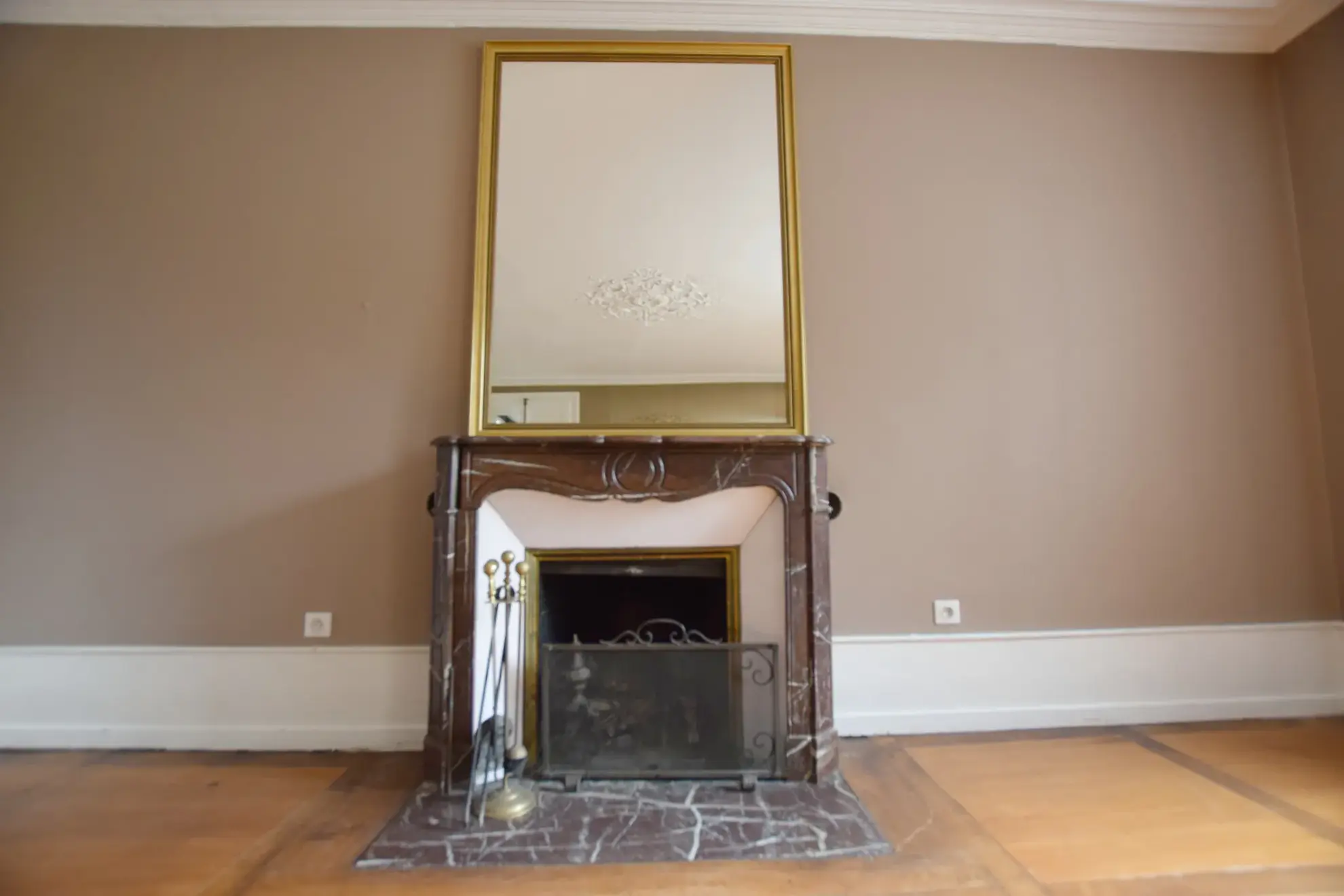 Appartement de charme avec terrasse et garage au centre de Montbéliard 