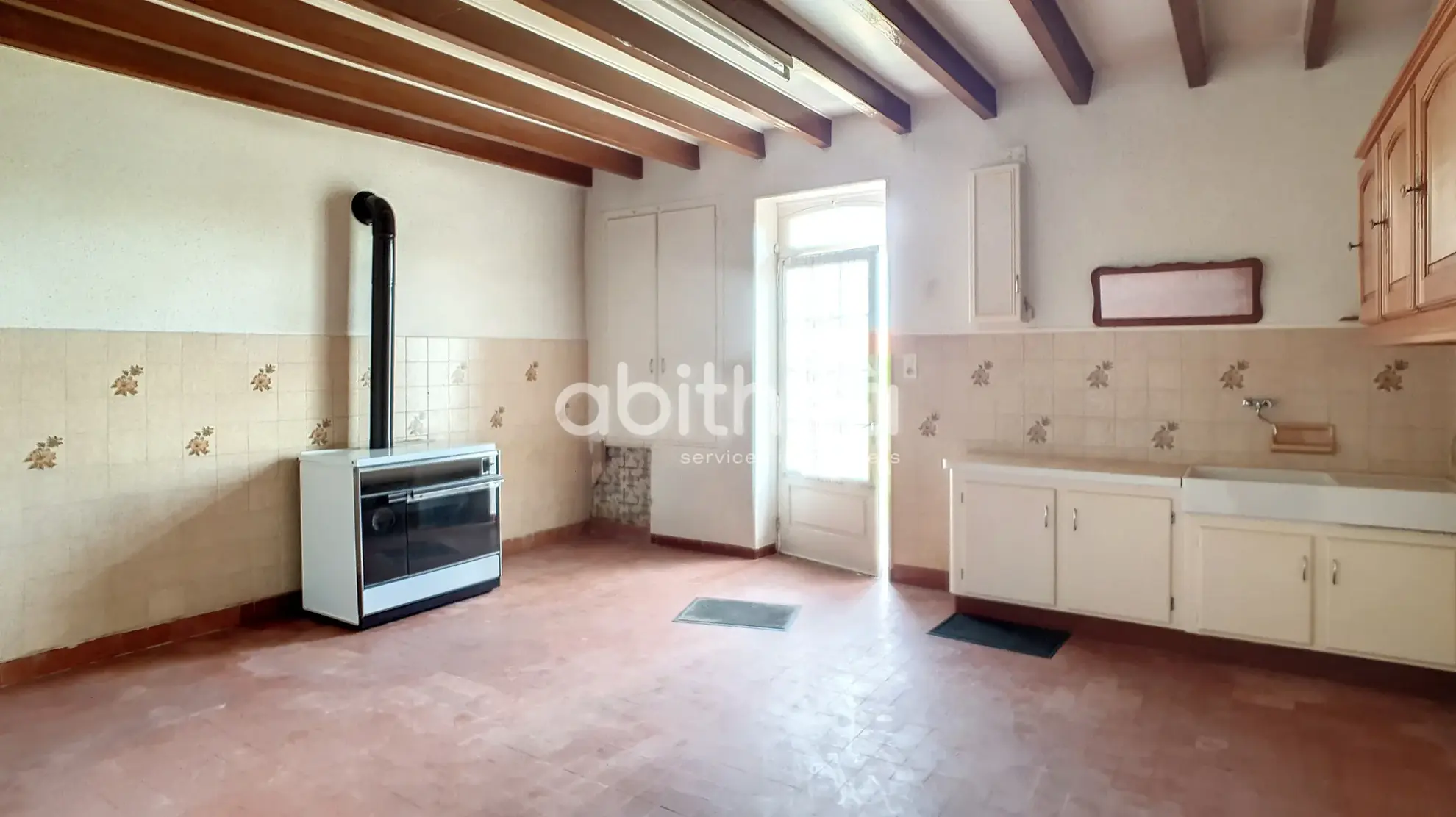 Maison individuelle de 120m² à Roumazières avec jardin et dépendances 