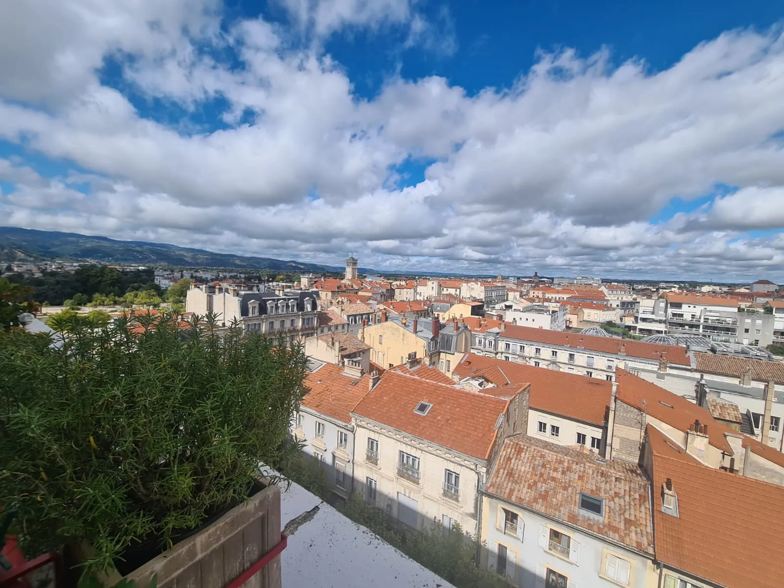 Appartement de 72m² avec vue exceptionnelle sur les toits de Valence, proche gare 
