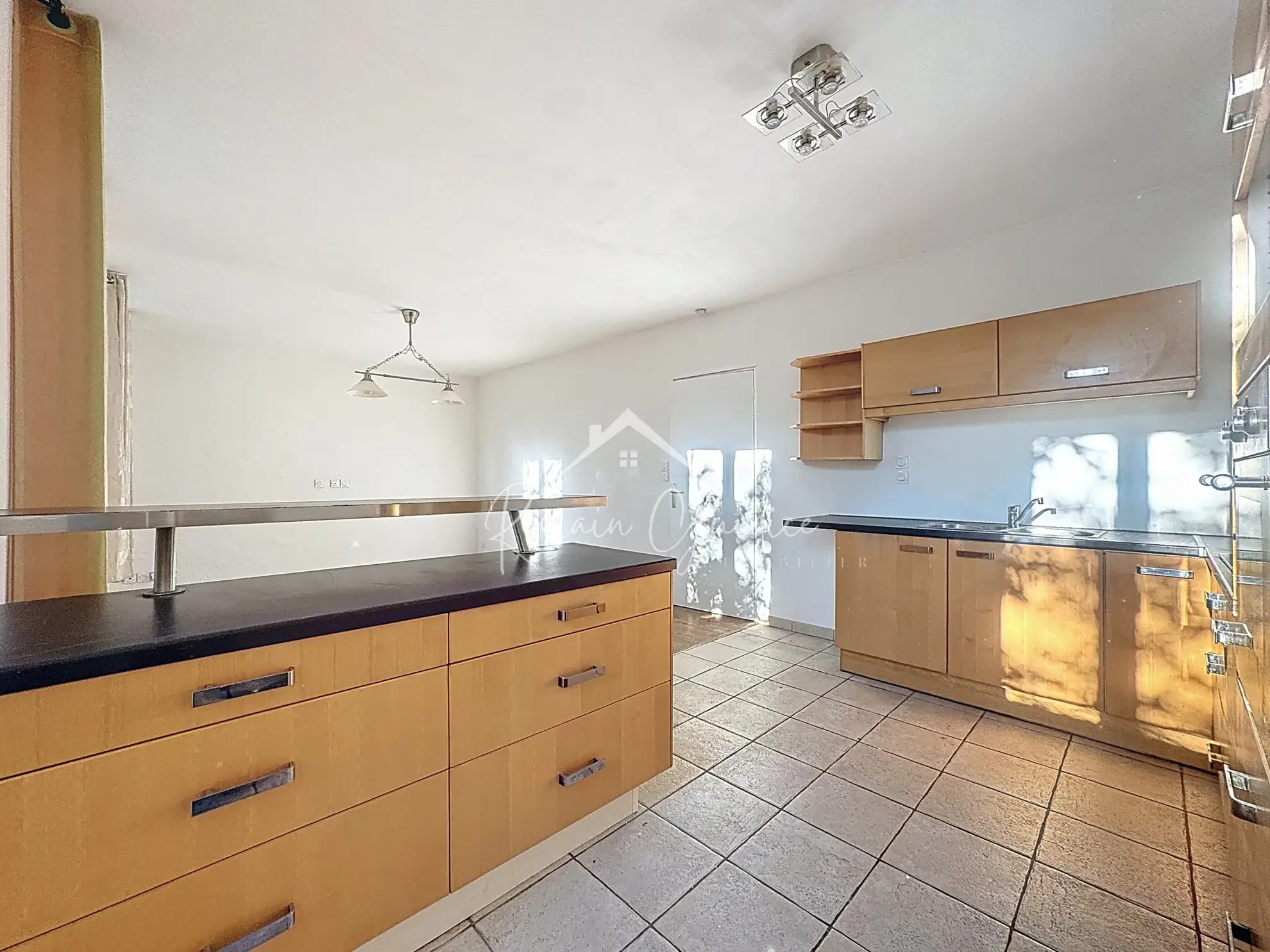 Appartement F3 de 58 m² avec vue sur la Place du Mandarous à Millau 