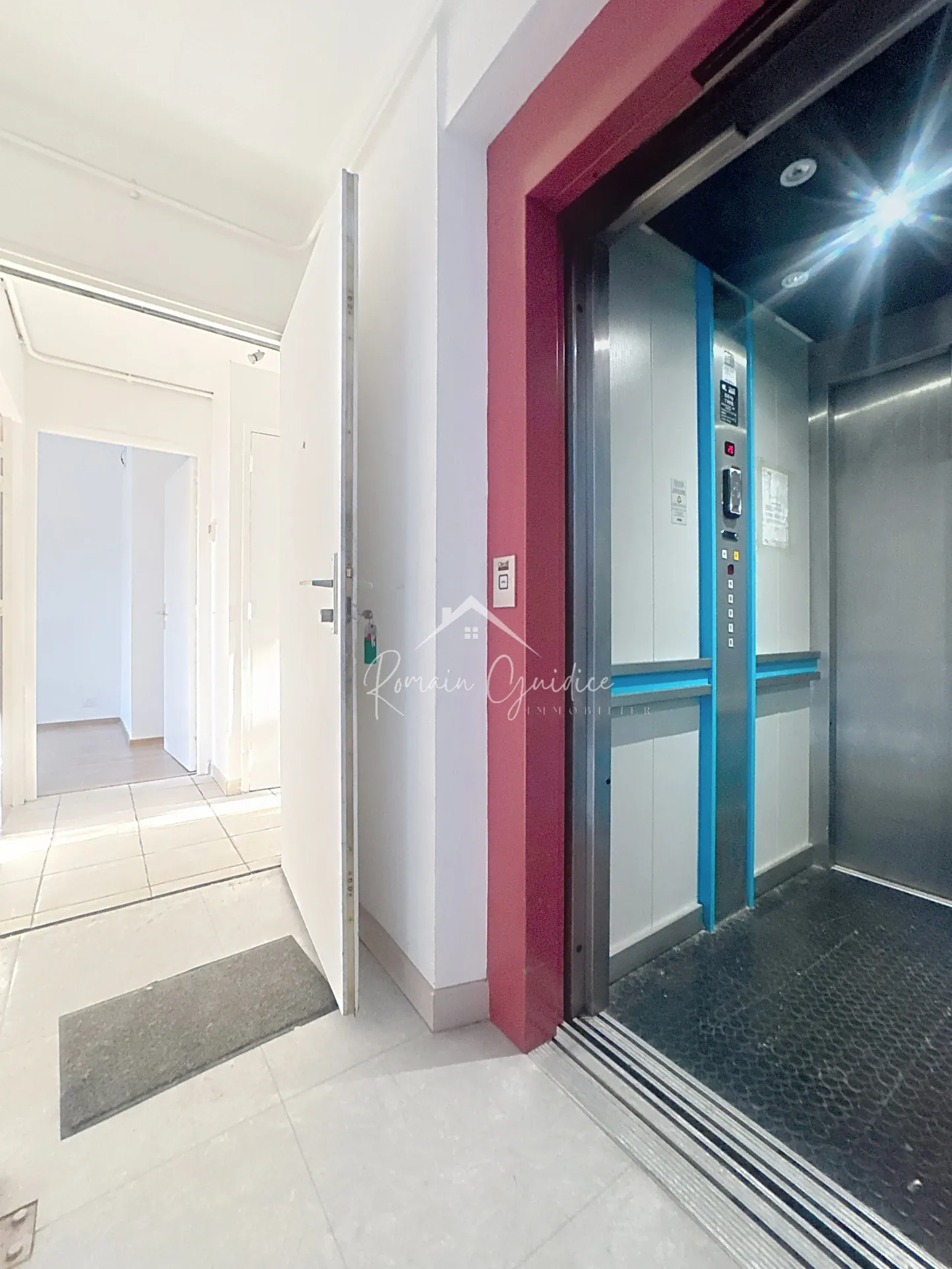 Appartement F3 de 58 m² avec vue sur la Place du Mandarous à Millau 