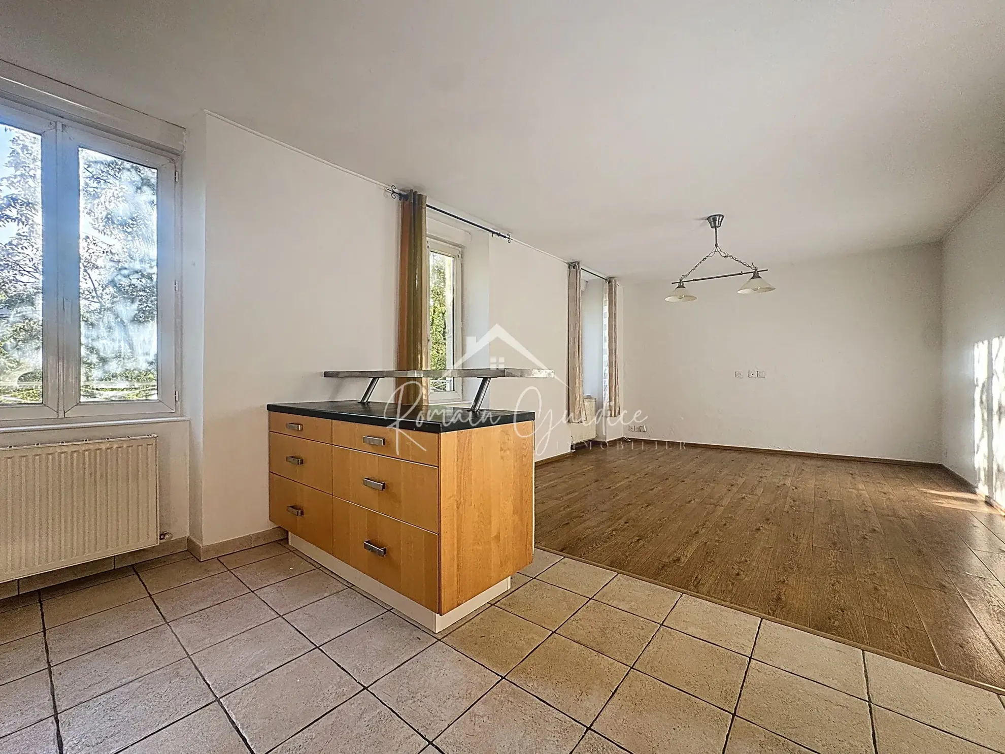 Appartement F3 de 58 m² avec vue sur la Place du Mandarous à Millau 