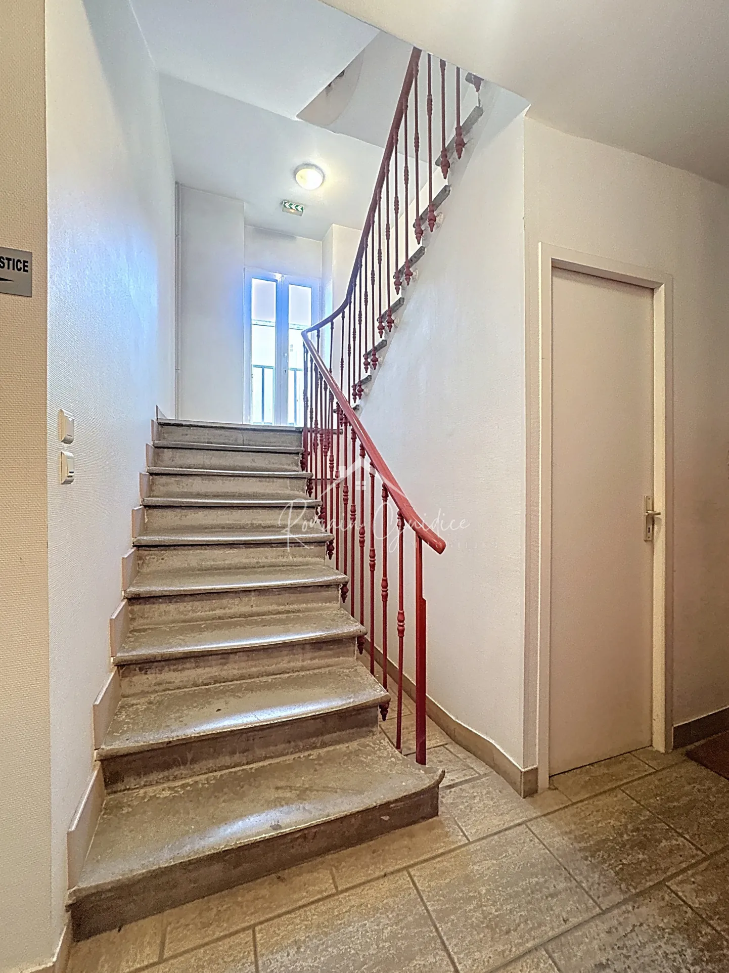 Appartement F3 de 58 m² avec vue sur la Place du Mandarous à Millau 