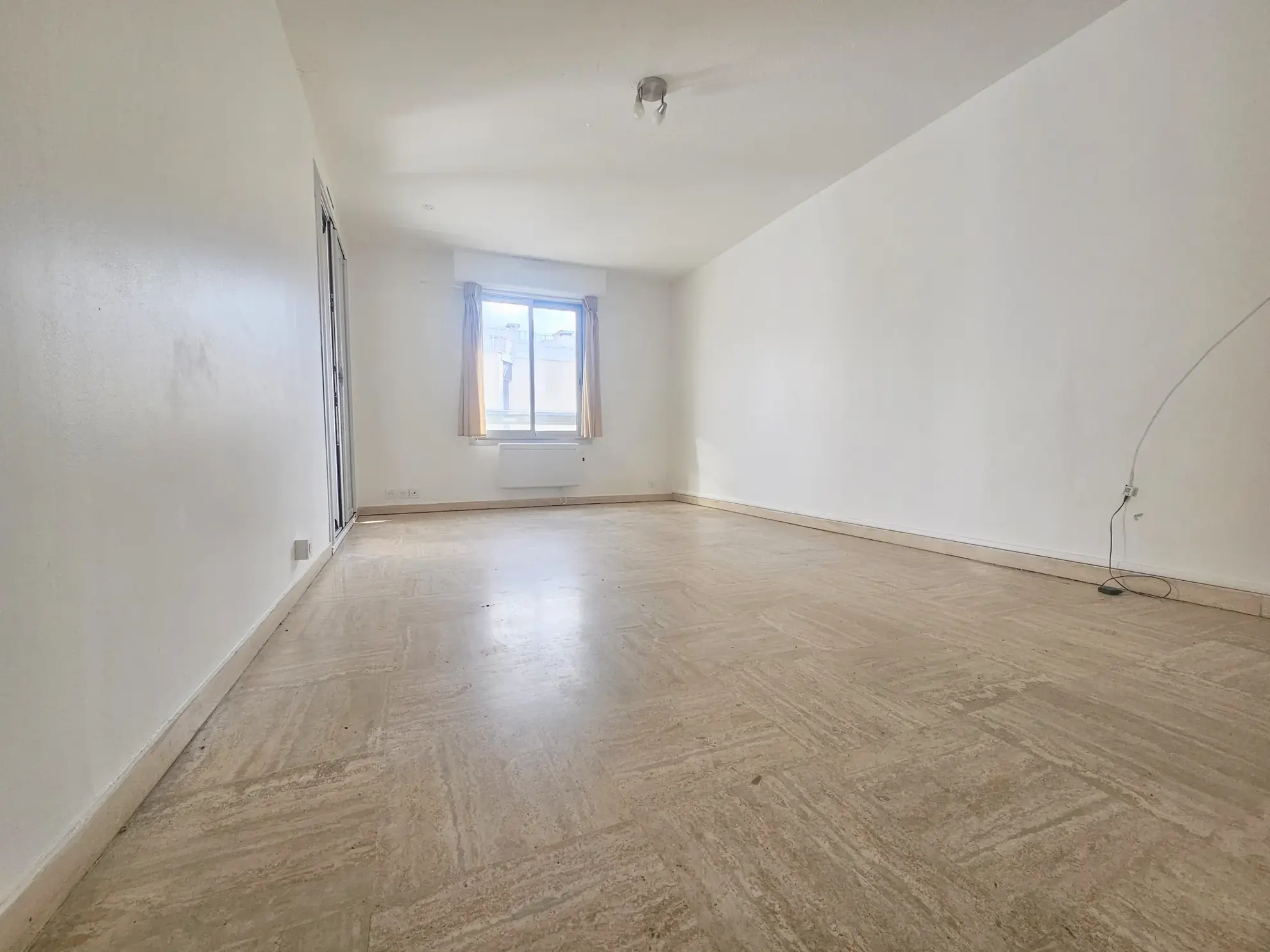 Appartement T1 bis de 37 m² à vendre à Montpellier en centre-ville avec terrasse 