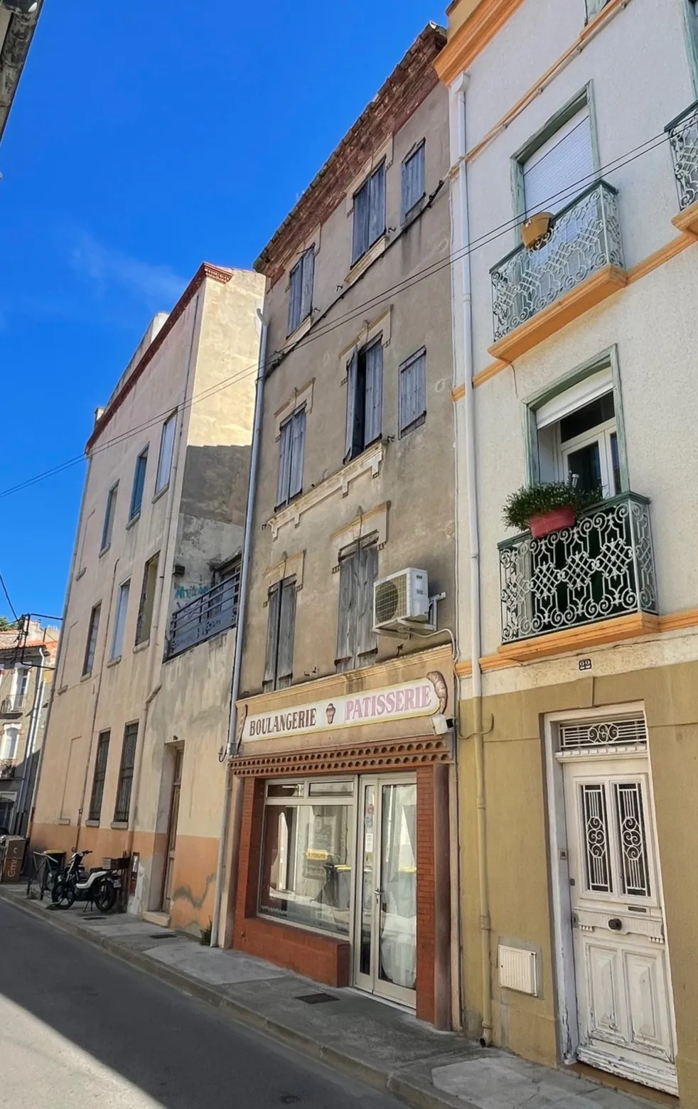 Grande maison de village à Rivesaltes à rénover, 255 m², garage, idéal investisseur ou famille nombreuse