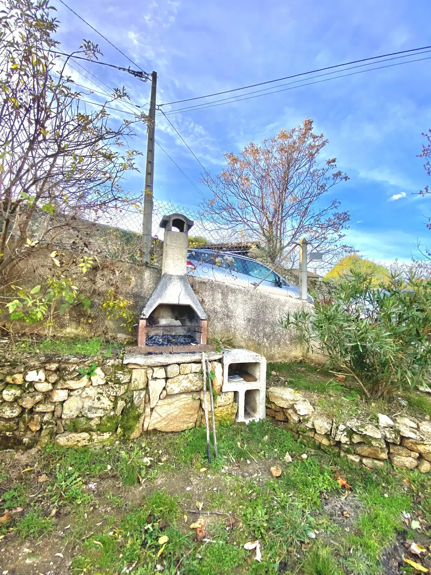 Maison rénovée de 101 m² avec véranda et jardin fruitier à Annonay 