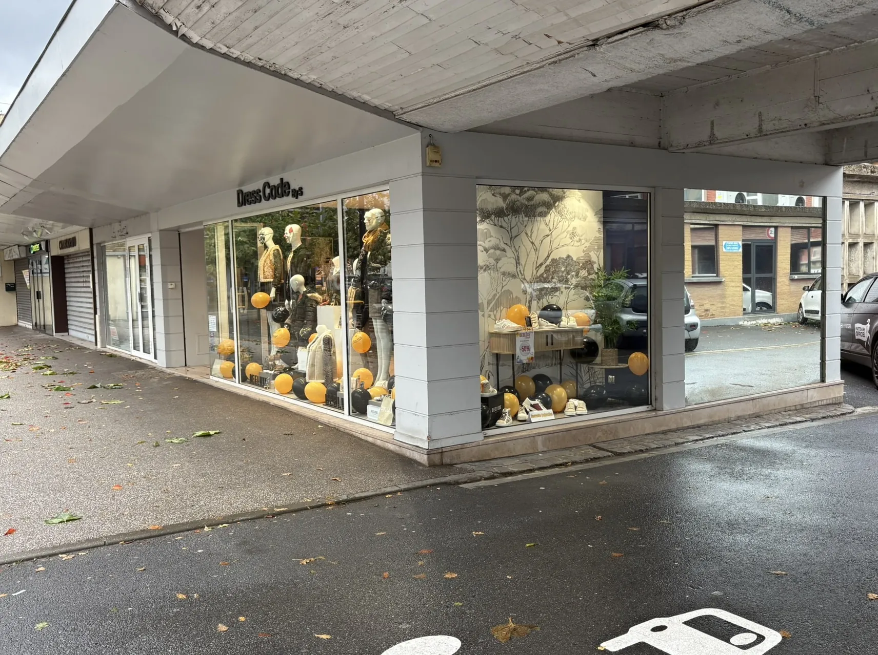 Local Commercial de 78 m2 au Cœur d’Abbeville avec Vitrine d’Angle 