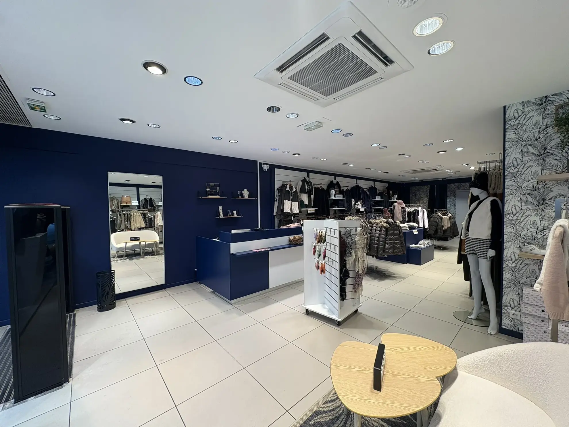 Local Commercial de 78 m2 au Cœur d’Abbeville avec Vitrine d’Angle 