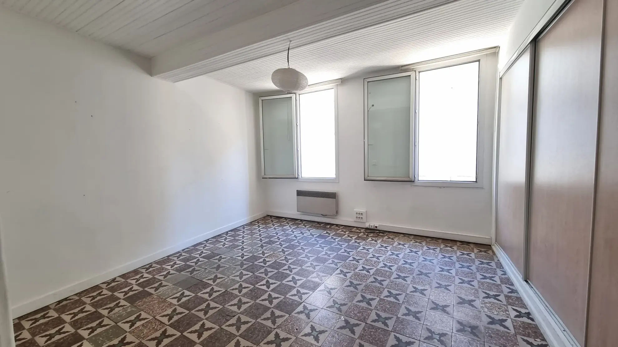 Appartement spacieux de 97 m² à Sommieres avec parking 