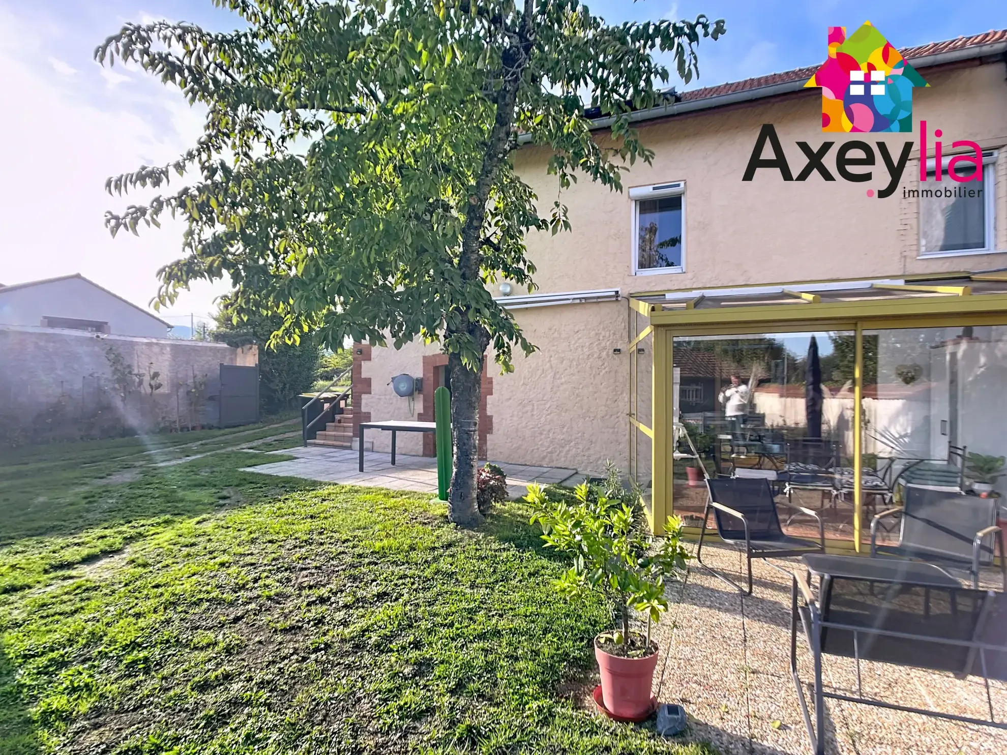 Charmante maison rénovée avec 2 chambres, terrasse et garage à Lentigny 