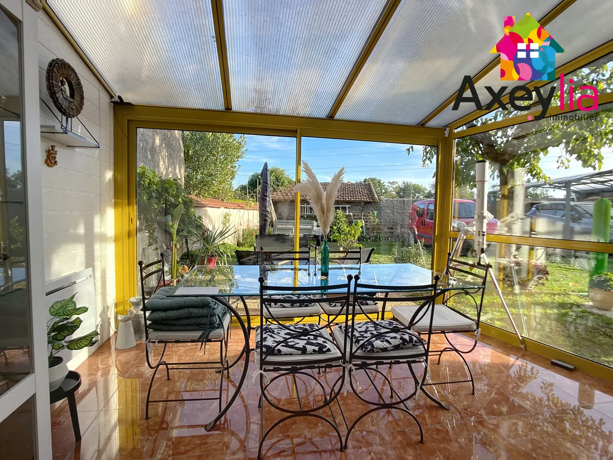 Charmante maison rénovée avec 2 chambres, terrasse et garage à Lentigny 