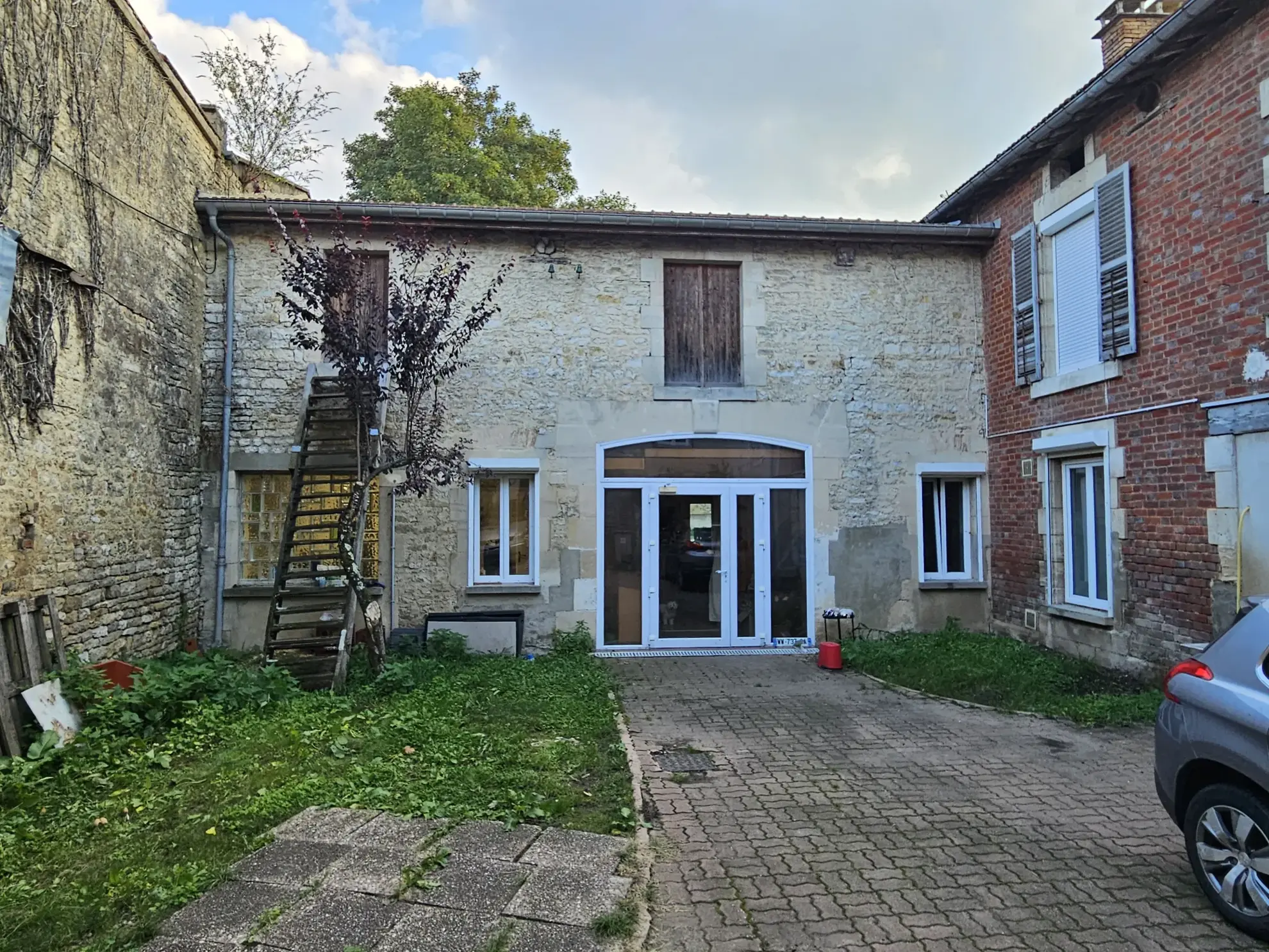 Belle maison rénovée de 151 m² avec jardin à Wassy en vente 