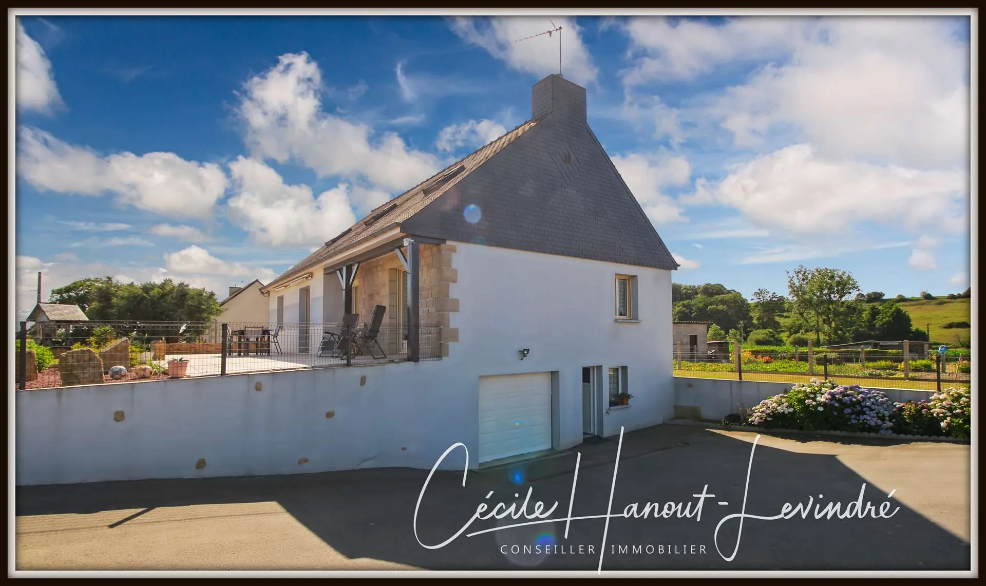 Charmante maison familiale de 132 m² avec terrasse sud, 4 chambres, dans la campagne de Sacey près d'Antrain 
