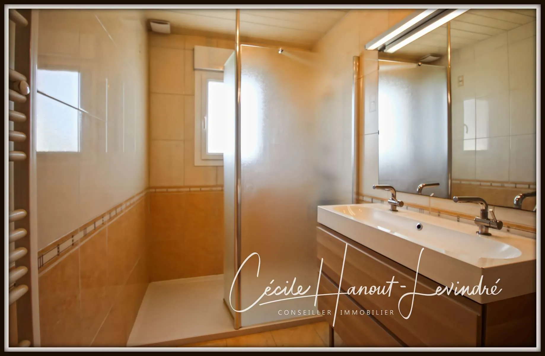 Charmante maison familiale de 132 m² avec terrasse sud, 4 chambres, dans la campagne de Sacey près d'Antrain 