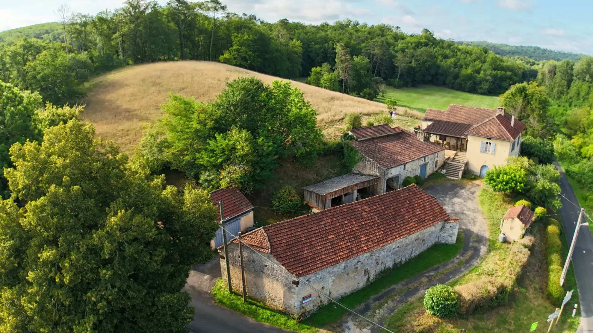 Propriété de campagne avec dépendances aux Arques (46) à vendre