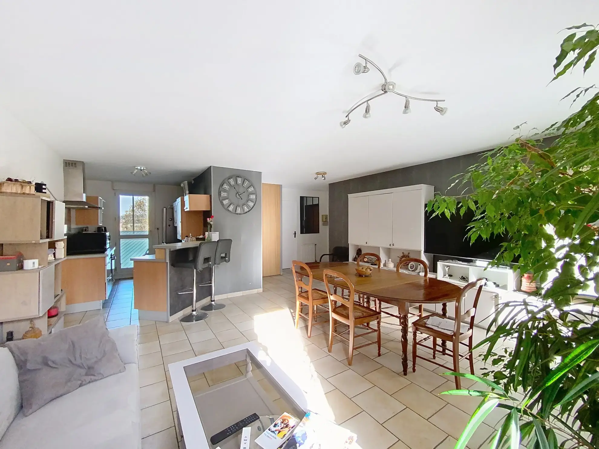 Appartement de 85m² à Saint-Étienne près de la Cité du Design avec garage et cave 