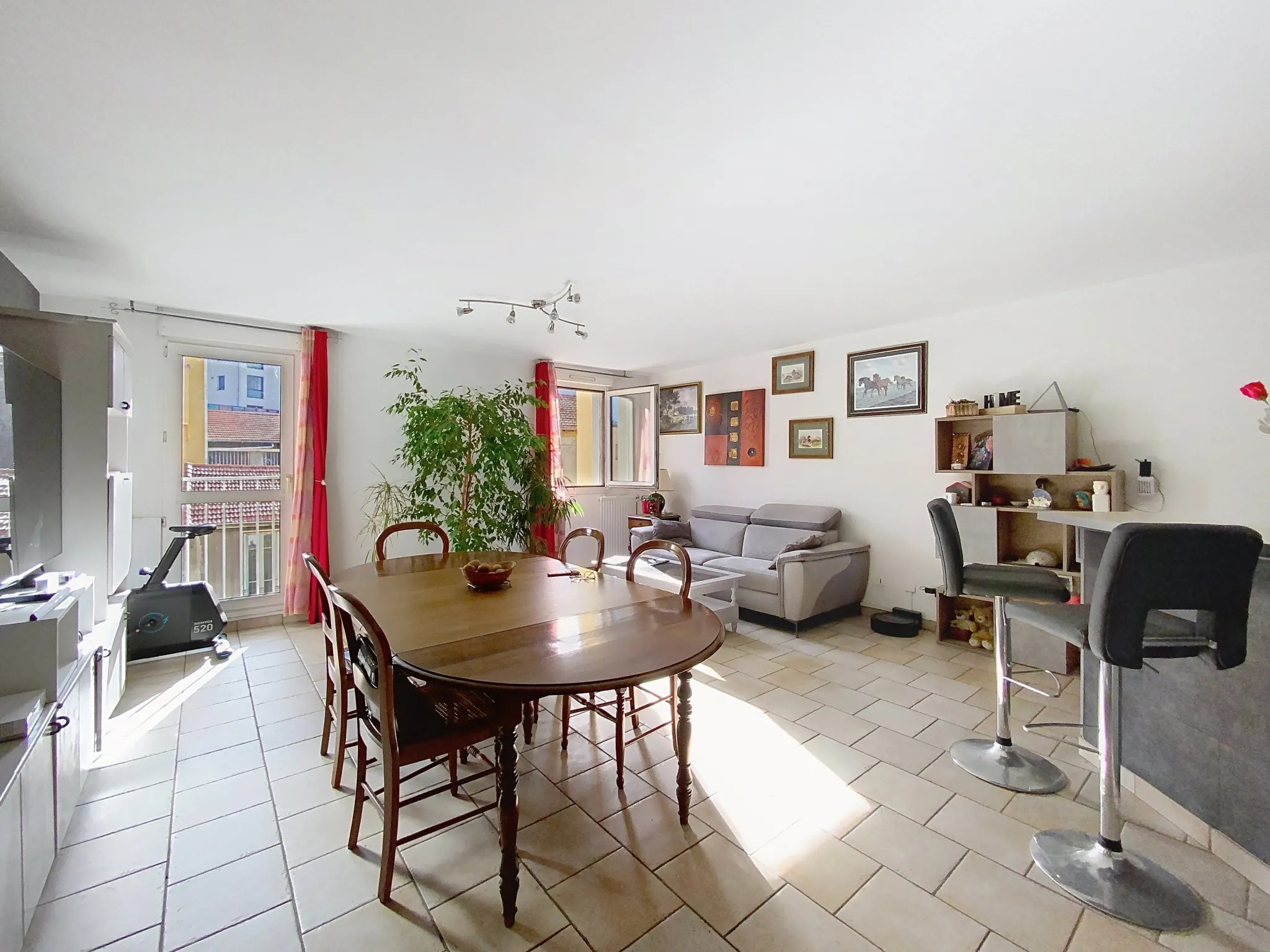 Appartement de 85m² à Saint-Étienne près de la Cité du Design avec garage et cave