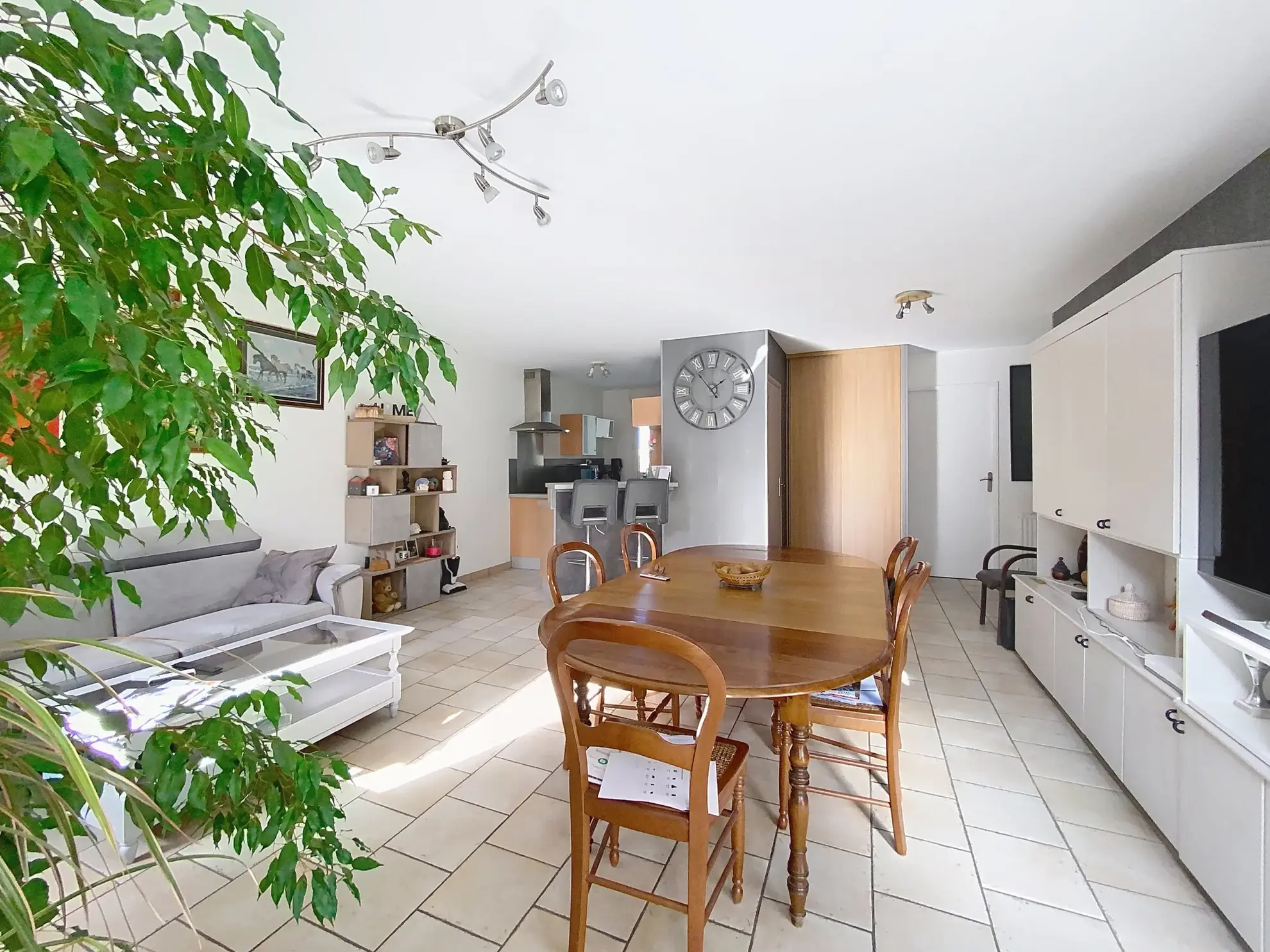 Appartement de 85m² à Saint-Étienne près de la Cité du Design avec garage et cave 