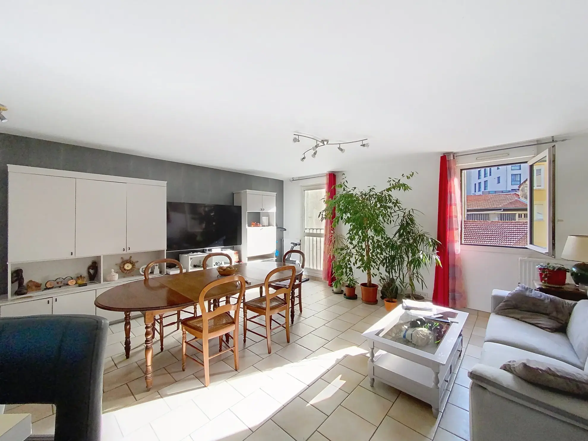 Appartement de 85m² à Saint-Étienne près de la Cité du Design avec garage et cave 