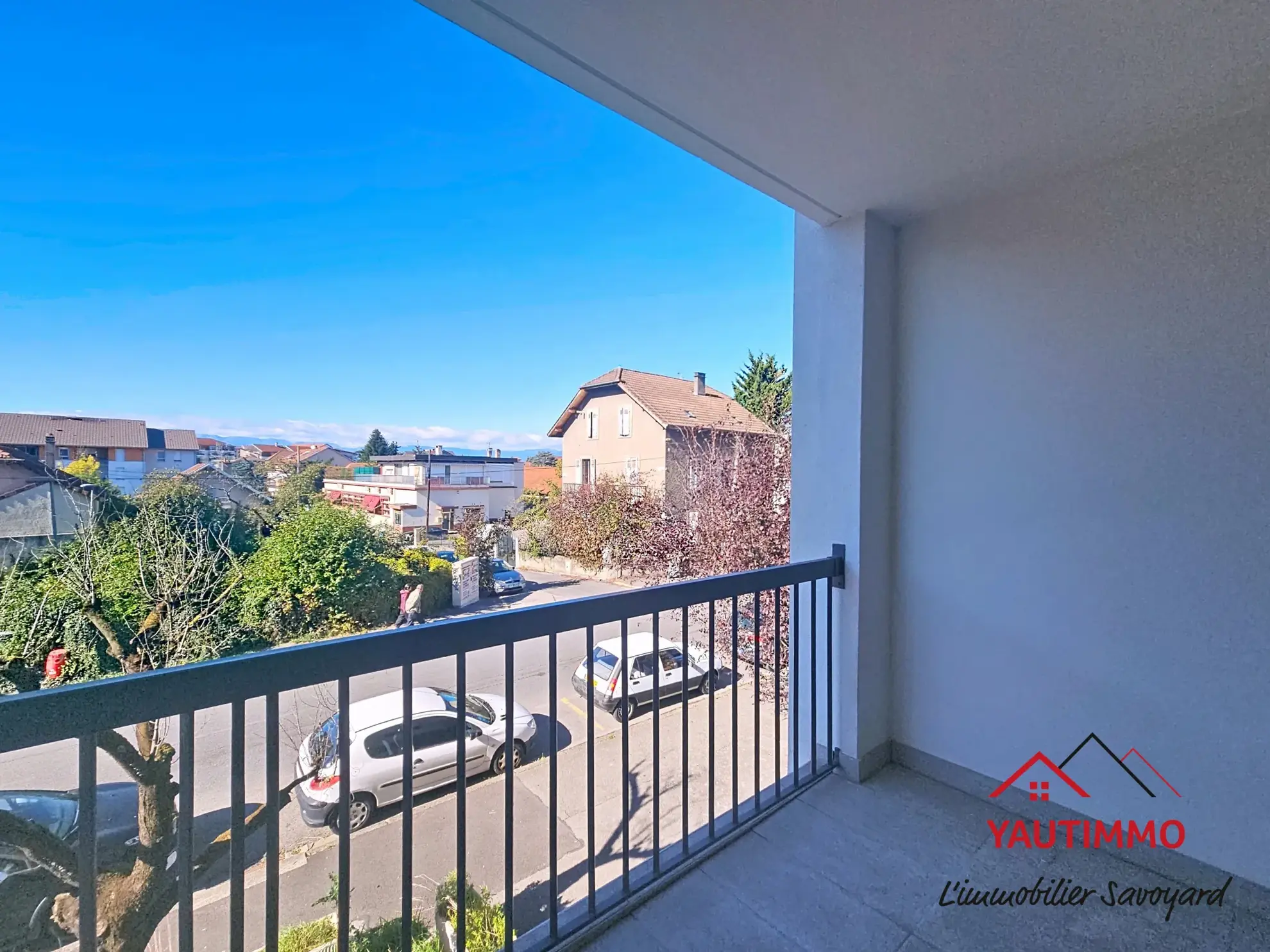 Appartement T2 à Annemasse - Ville-la-Grand avec terrasse, cave et garage sécurisé