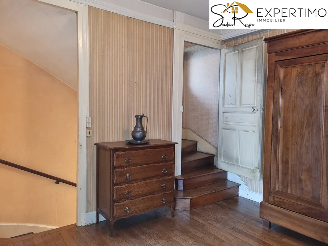 Grande maison familiale de 228 m² avec terrain à Saint Éloy-les-Mines 