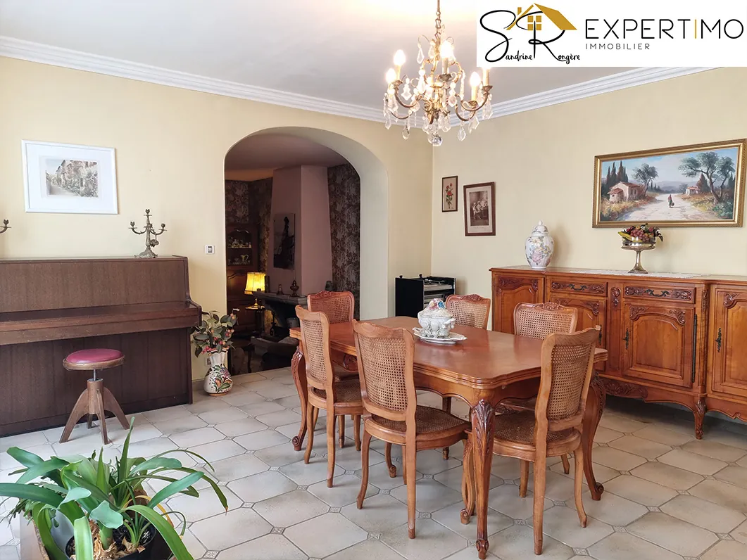 Grande maison familiale de 228 m² avec terrain à Saint Éloy-les-Mines 