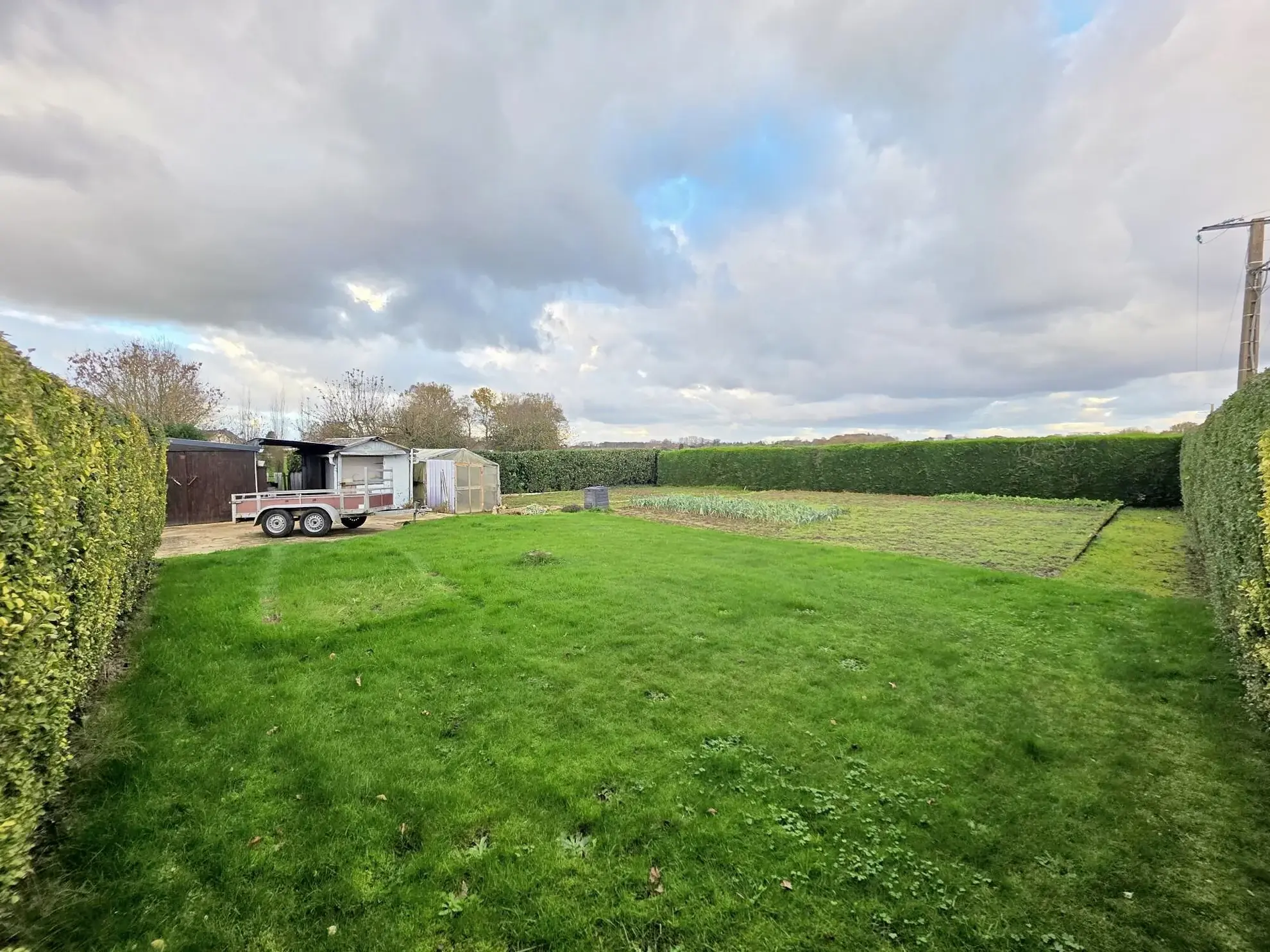 Longère à vendre près de Goderville avec grand terrain et dépendances 